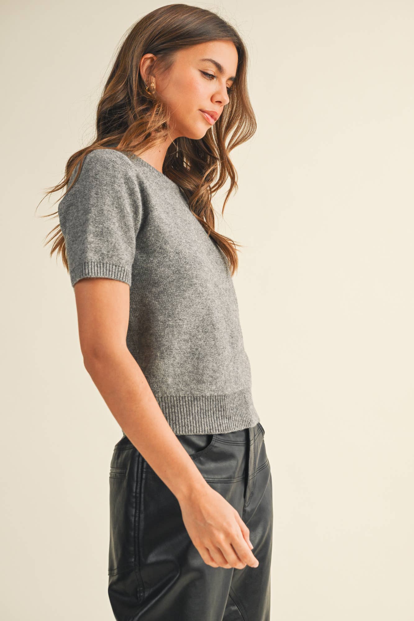 SHORT SLEEVE CREW NECK SWEATER: H.GREY