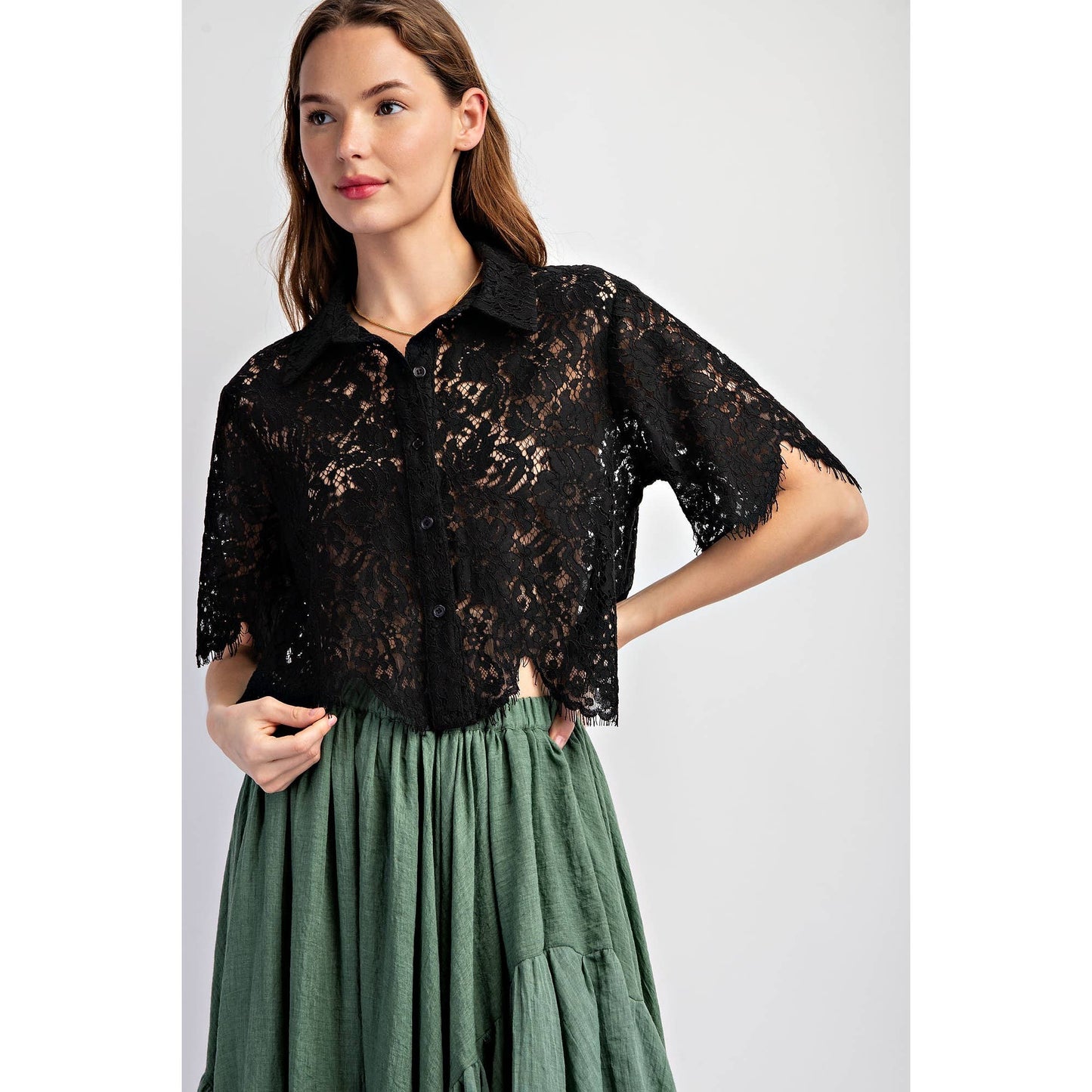 SCALLOP LACE CROP SHIRT: Black