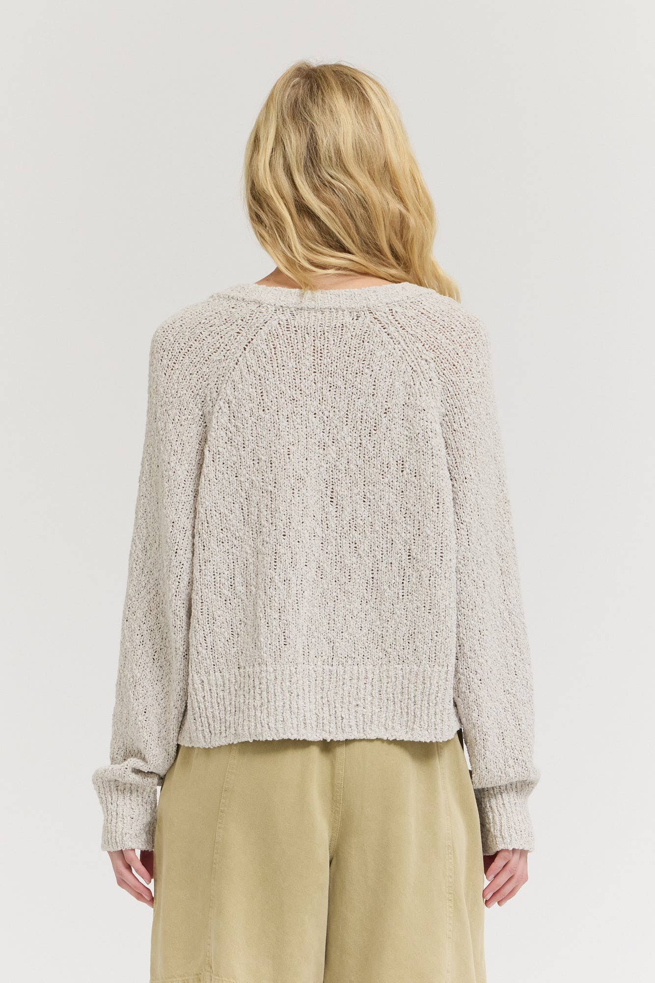 TEXTURED VNECK CARDIGAN: CLOUD