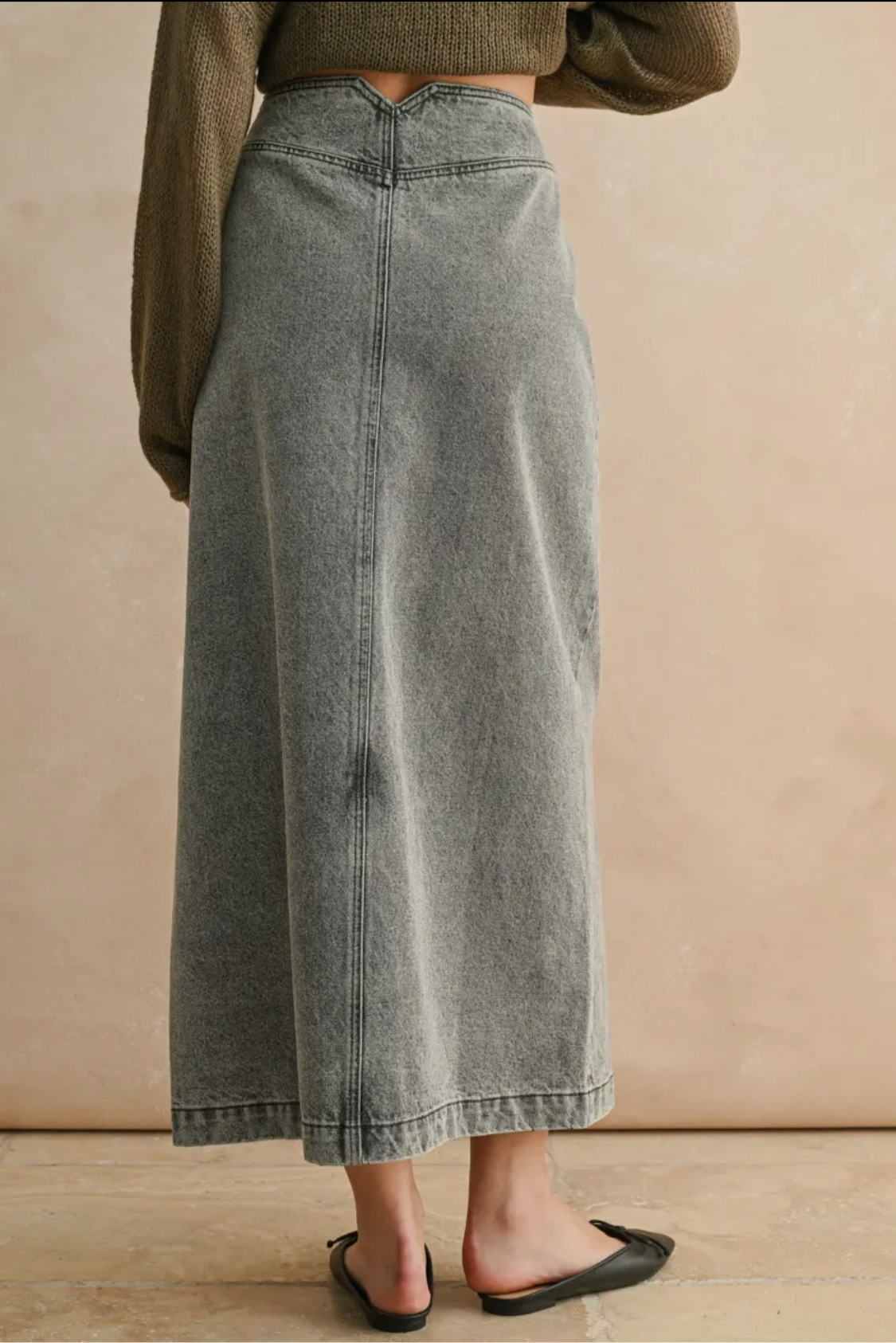 BUTTON FRONT WASHED SKIRT: GREY WASH