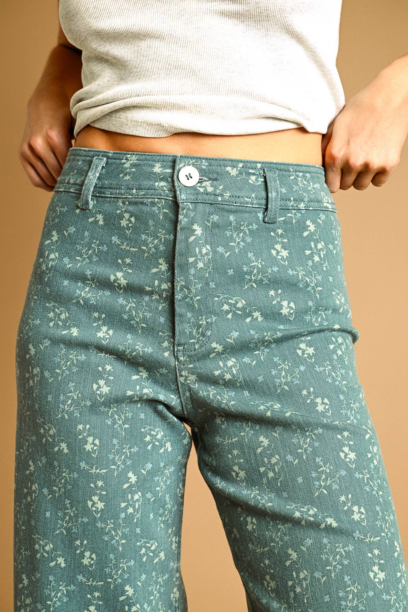 FLORAL PRINT STRETCHED PANTS: DEEP PINE