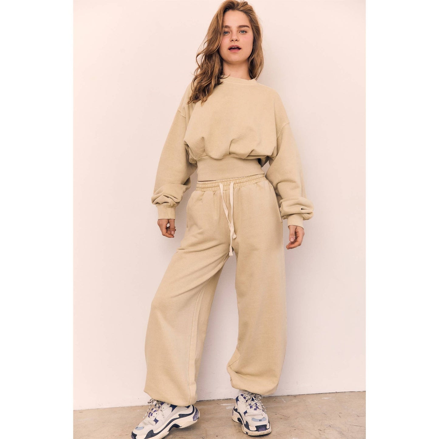 Acid Wash Cropped Balloon Sweatshirt: BLACK