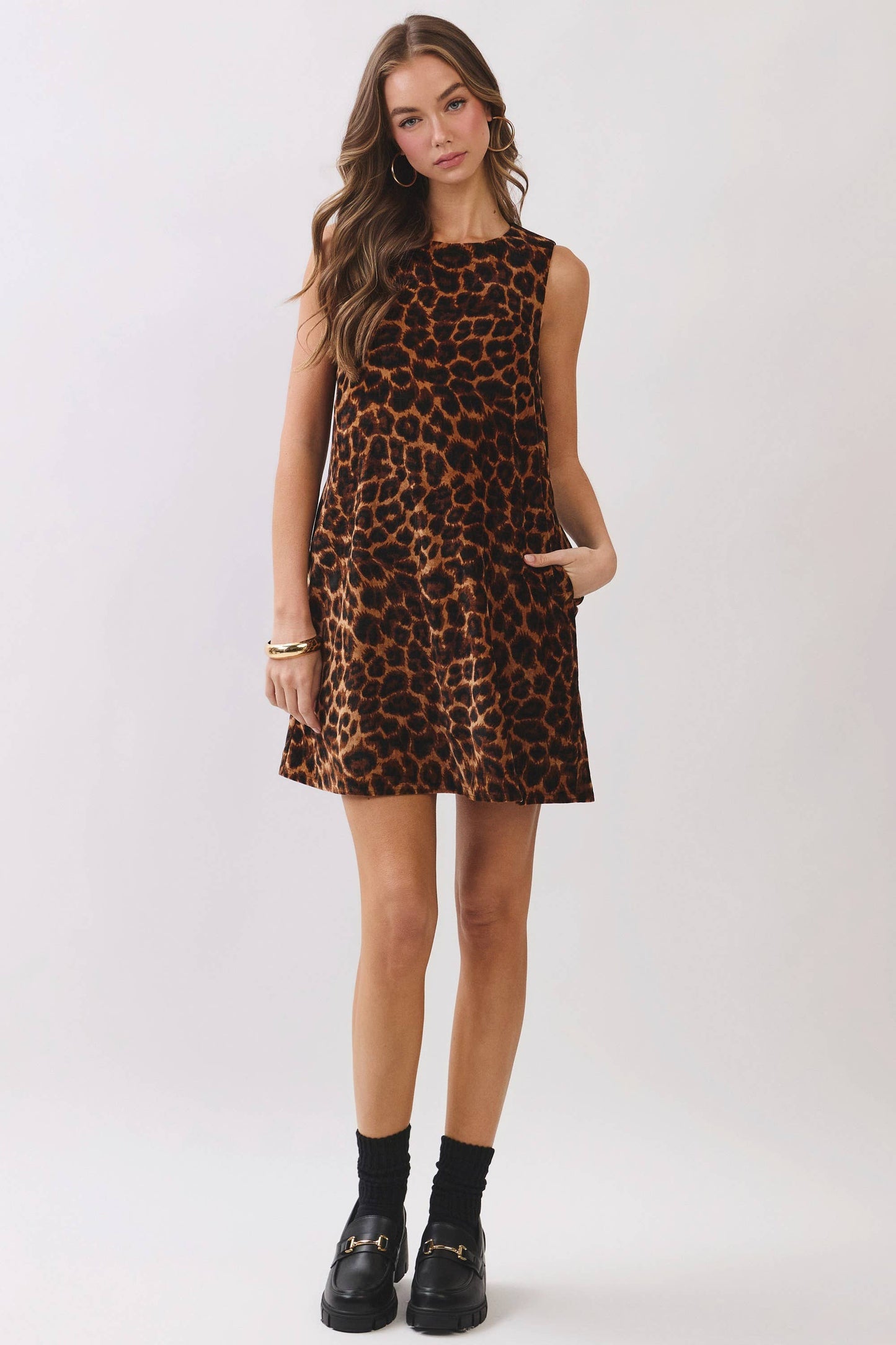 Leopard Print Sleeveless Shift Mini Dress: Brown