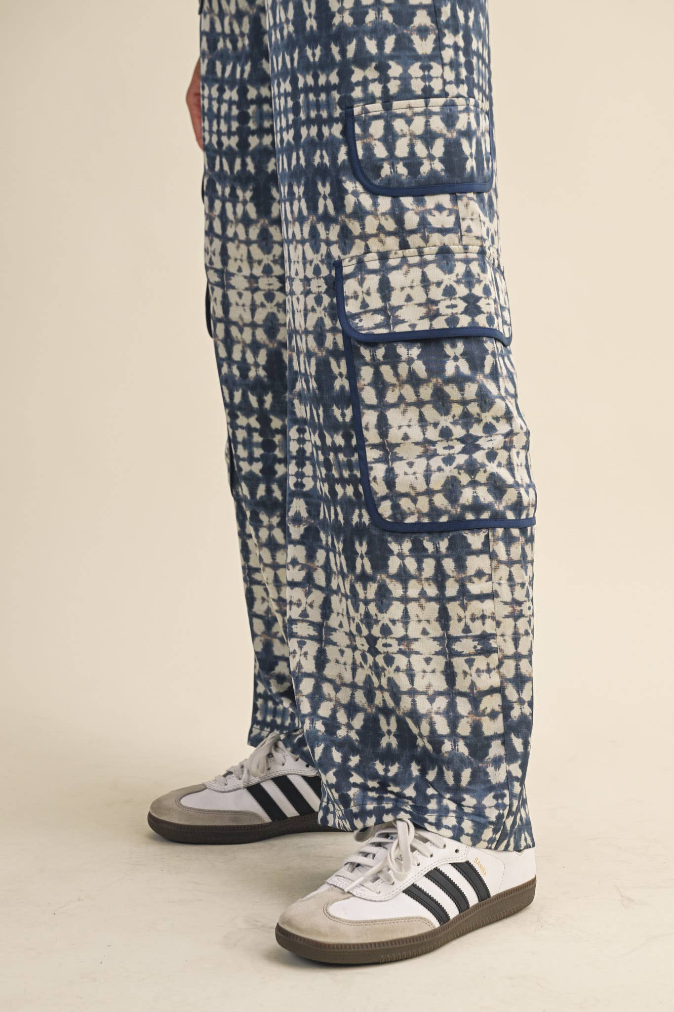 SATIN PRINTED WIDE LEG CARGO PANTS MP4163: Denim Navy / S