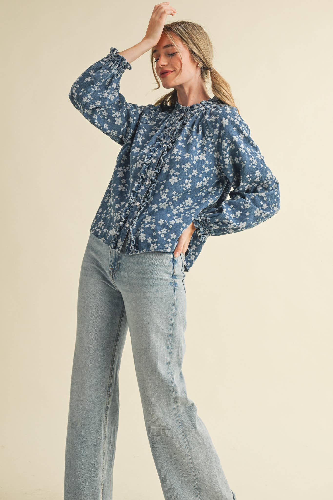 DENIM FLORAL RUFFLED BUTTON DOWN TOP: DENIM FLORAL