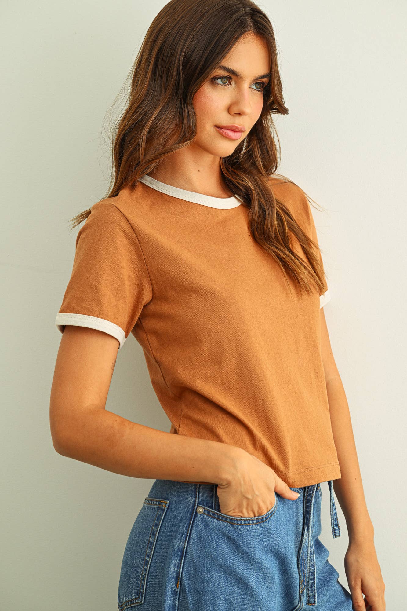 SHORT SLEEVE RINGER TOP: Brown