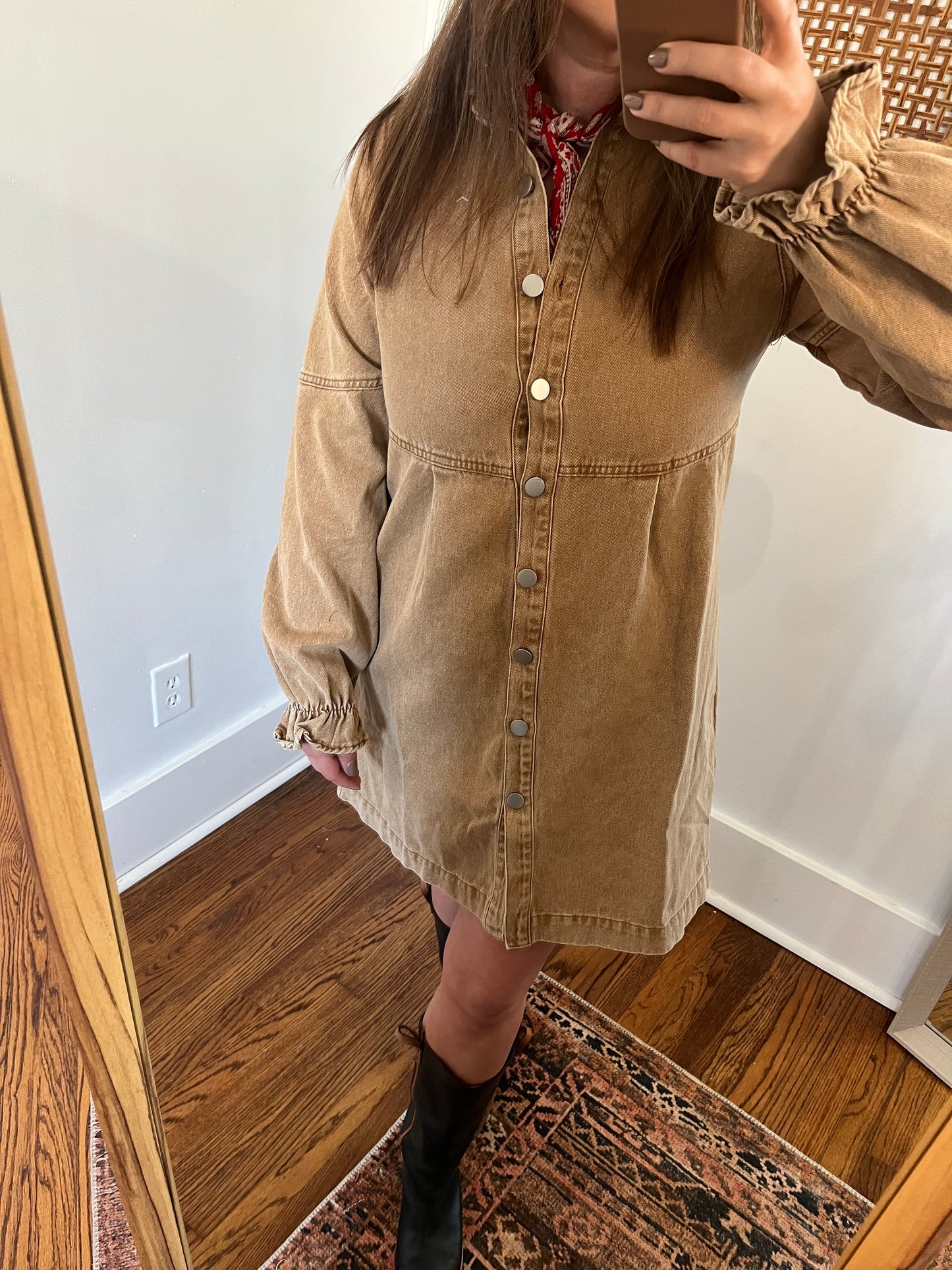 WASHED COLOR DENIM BUTTON DOWN SHIRT MINI DRESS: CAMEL