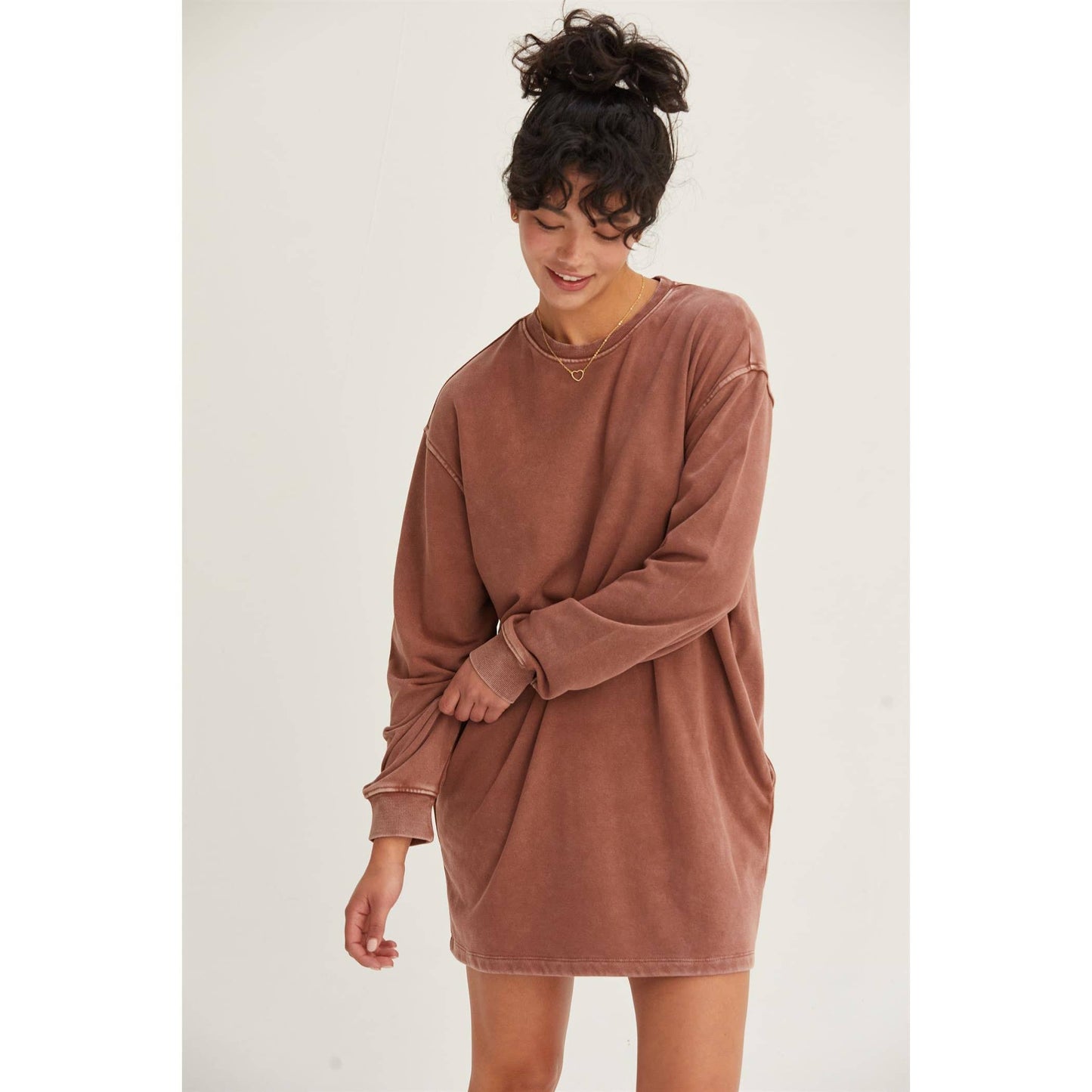 Long Sleeve Oversized Mini Dress: CHESTNUT