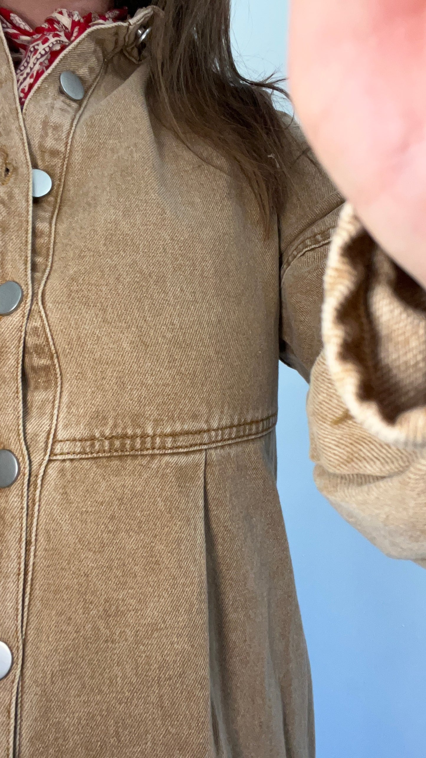 WASHED COLOR DENIM BUTTON DOWN SHIRT MINI DRESS: CAMEL