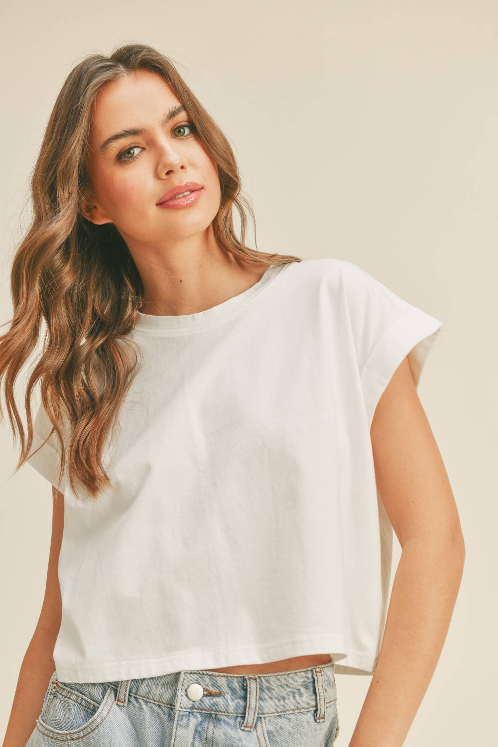ROUND NECK CUFFED SLEEVE TOP: WHITE