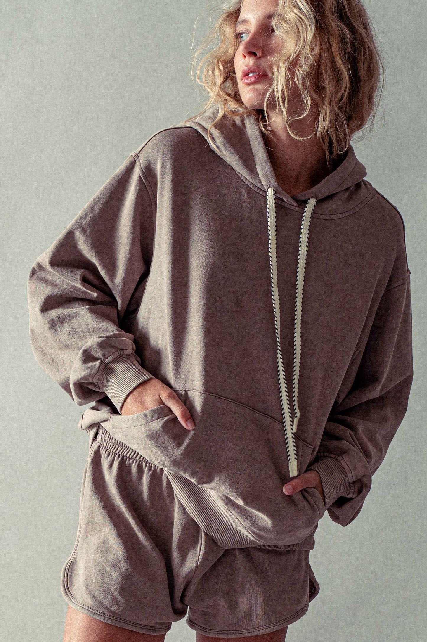 Vintage Wash Oversized Brushed Hoodie: MOCHA MOUSSE