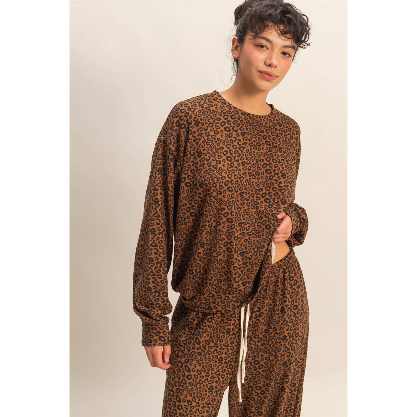 Soft Fabric Leopard Lounge Sweatshirt: BROWN
