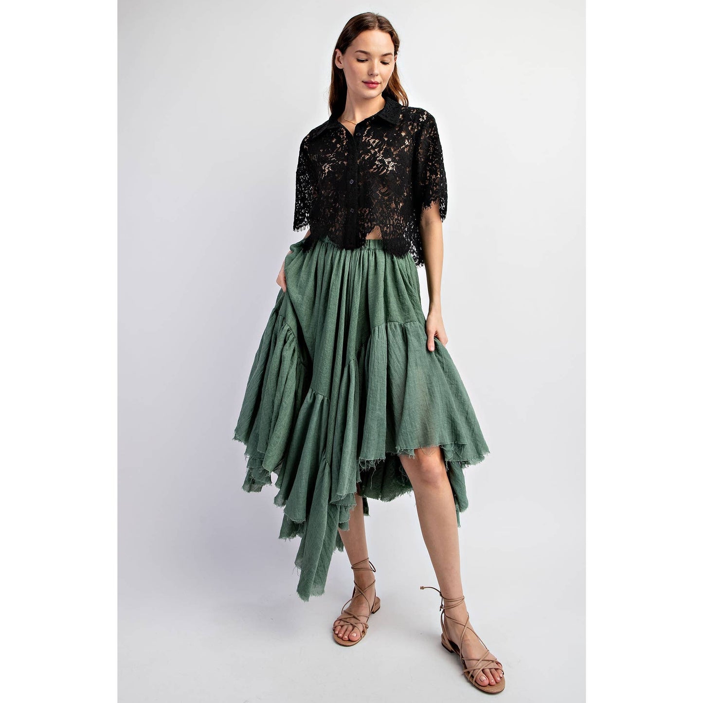 SCALLOP LACE CROP SHIRT: Black
