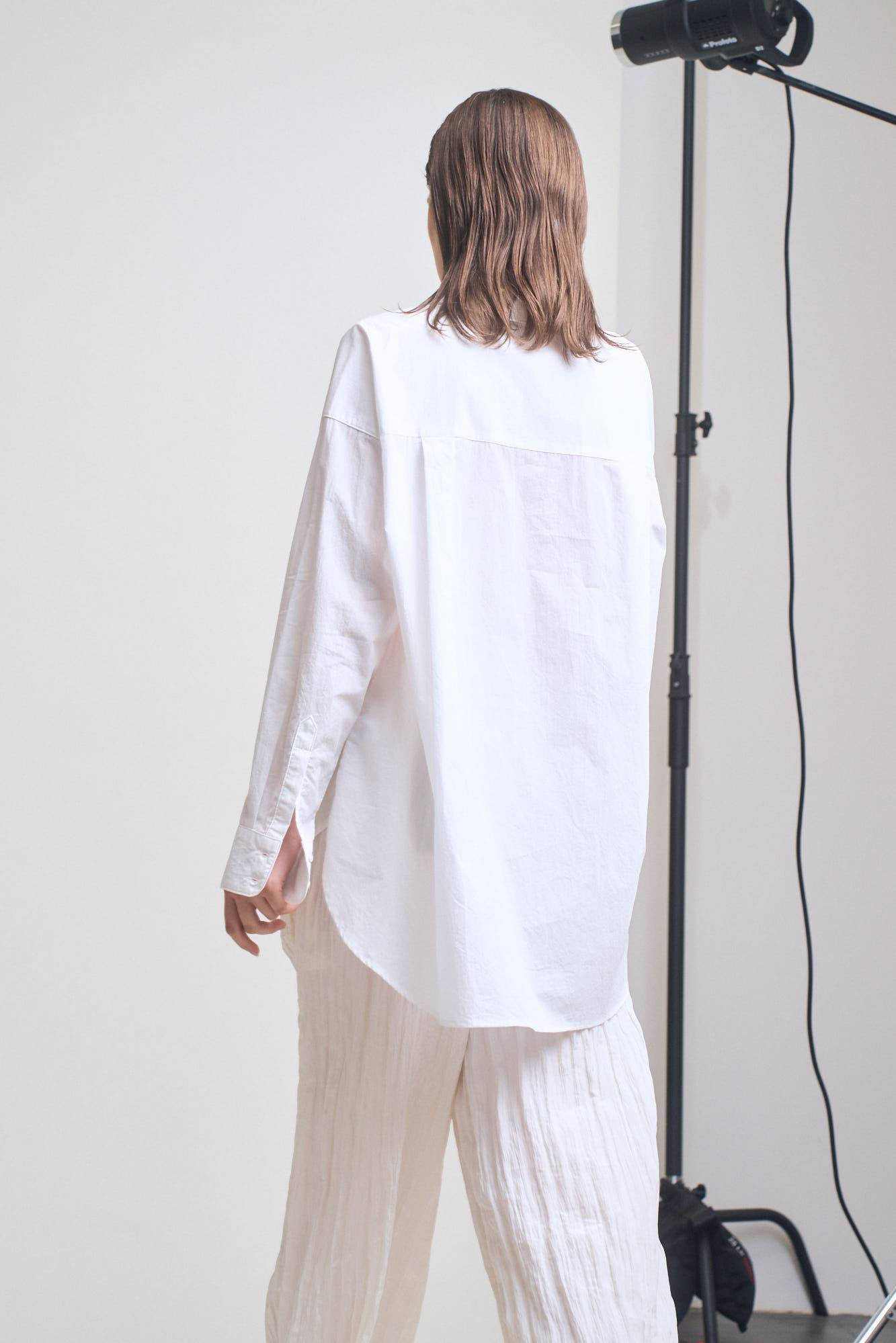 OVERSIZED SHIRT: WHITE