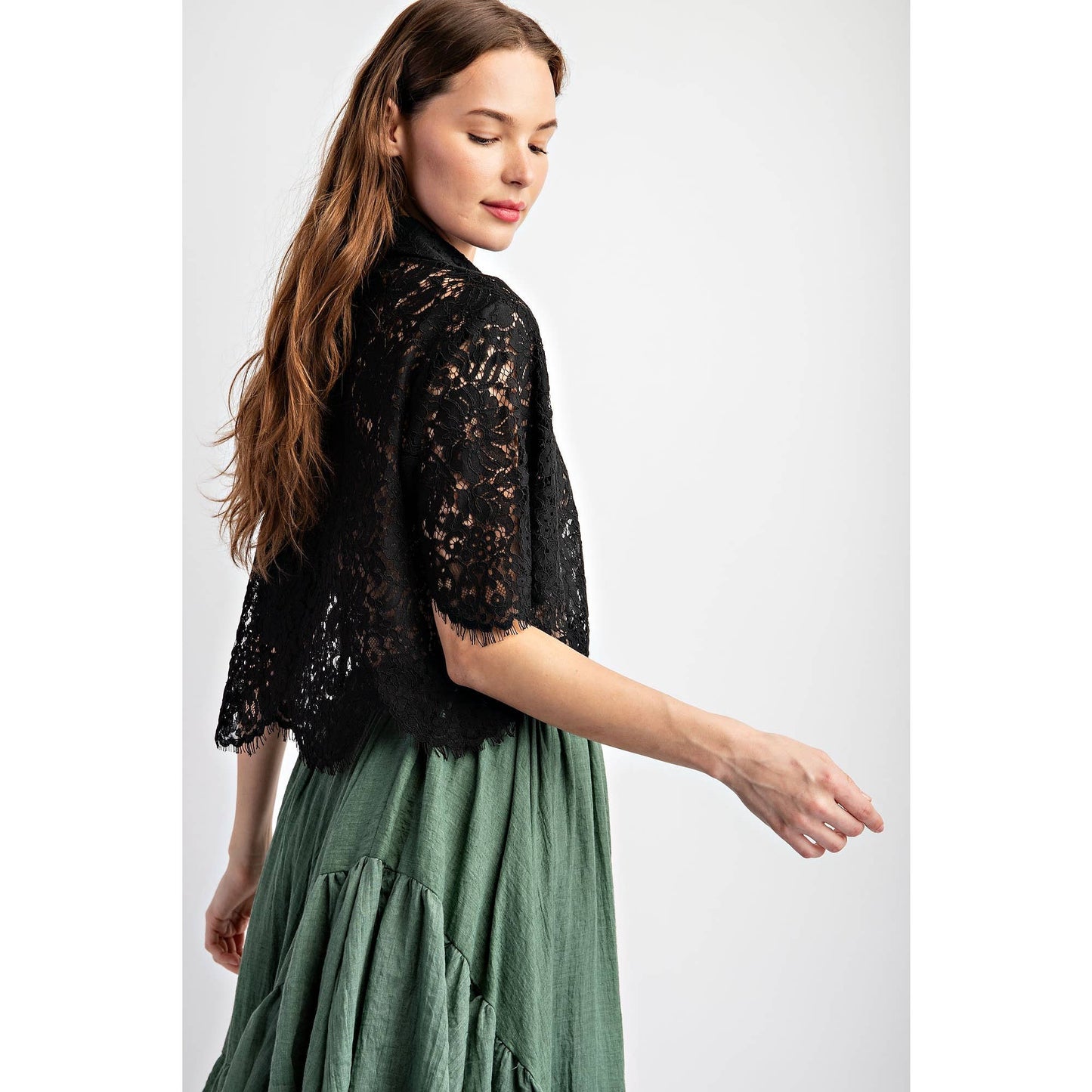 SCALLOP LACE CROP SHIRT: Black