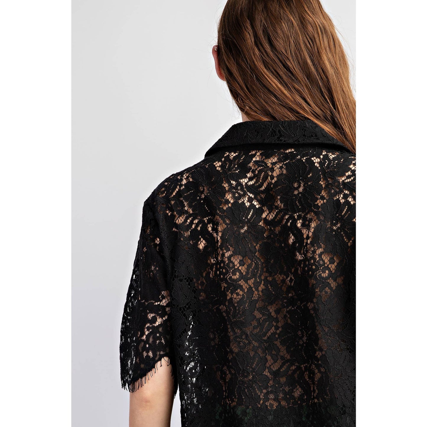SCALLOP LACE CROP SHIRT: Black