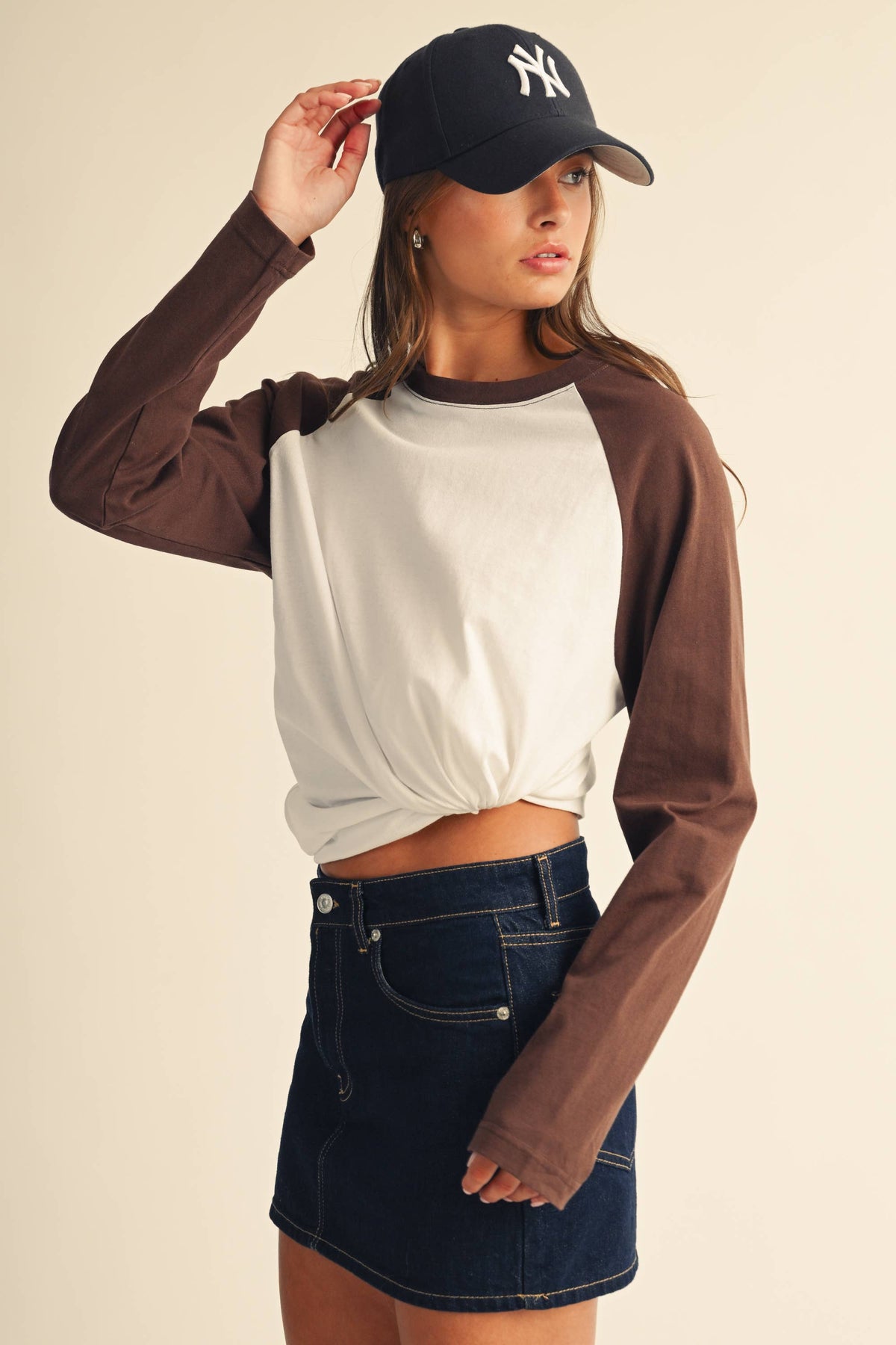 Contrast Raglan Long Sleeve Baseball Tee: White Brown