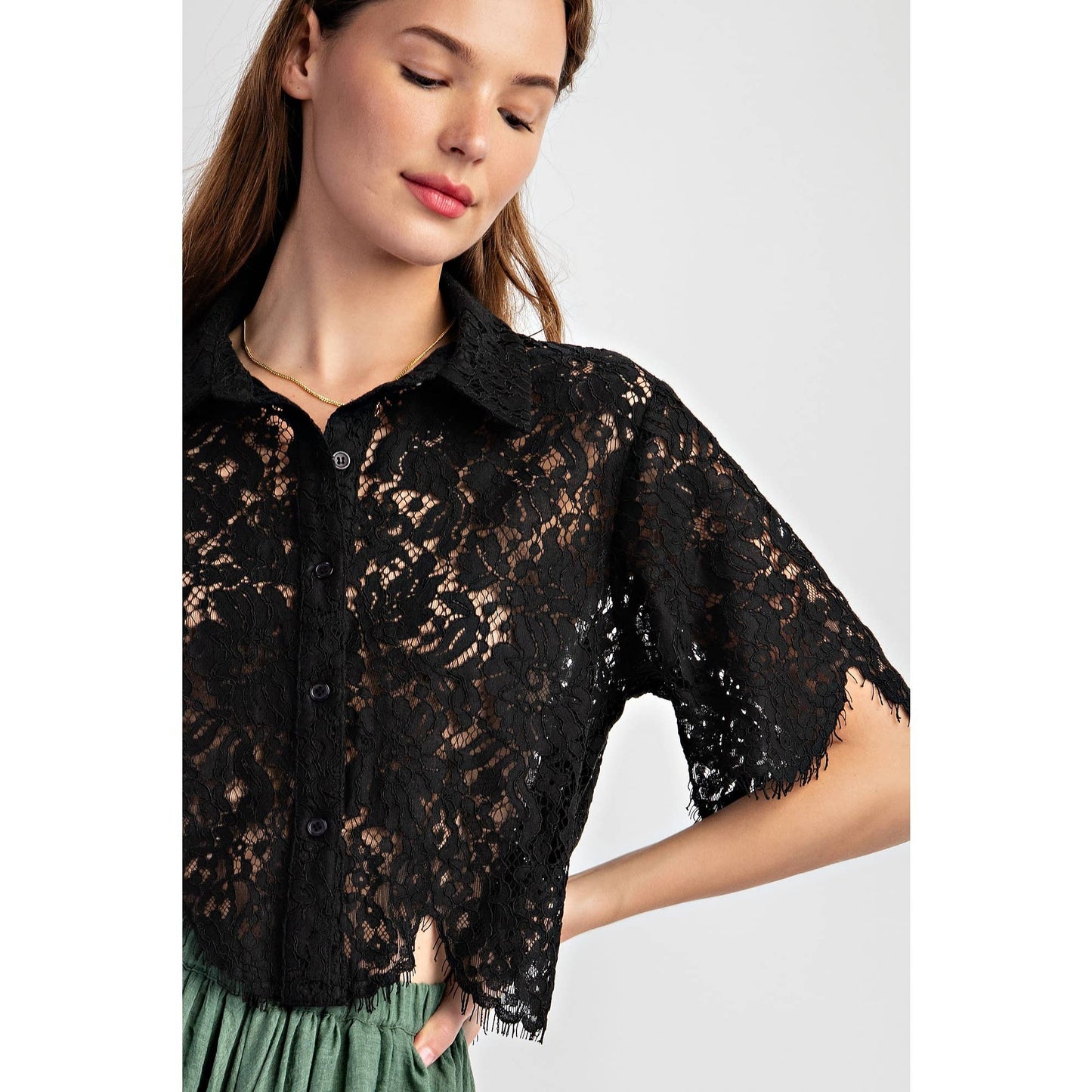 SCALLOP LACE CROP SHIRT: Black