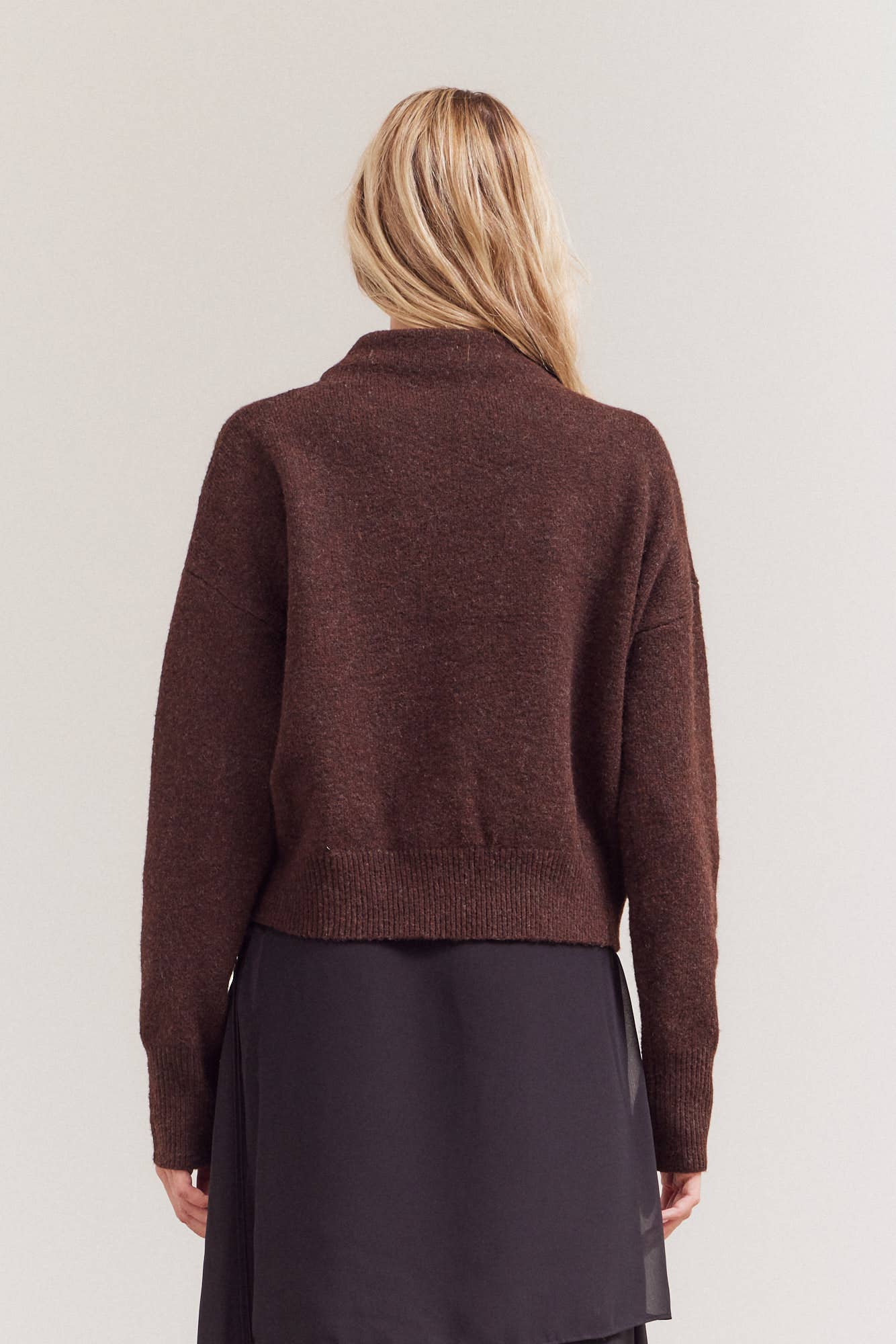 MOCK NECK DAILY SWEATER: DEEP BRONZE