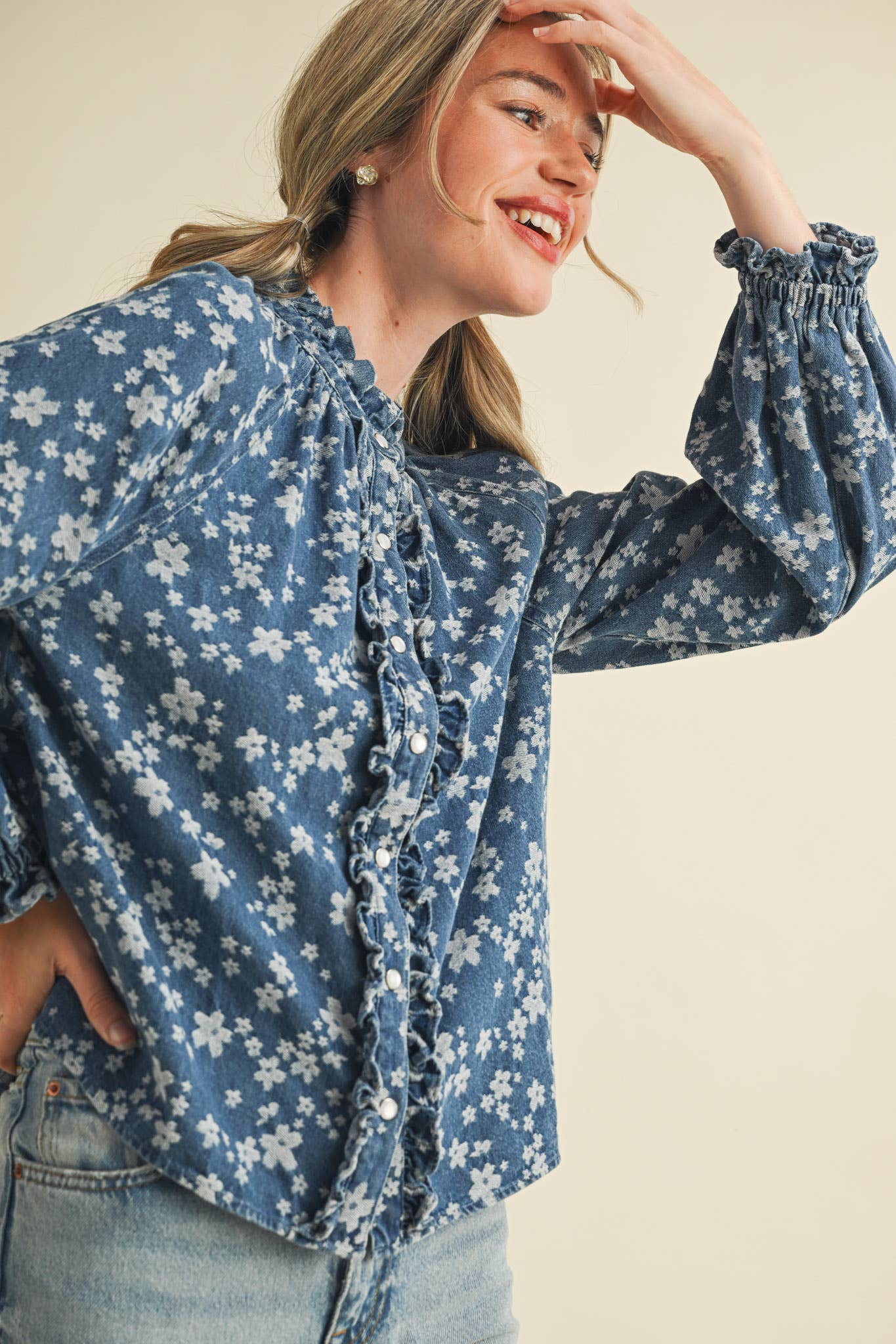 DENIM FLORAL RUFFLED BUTTON DOWN TOP: DENIM FLORAL
