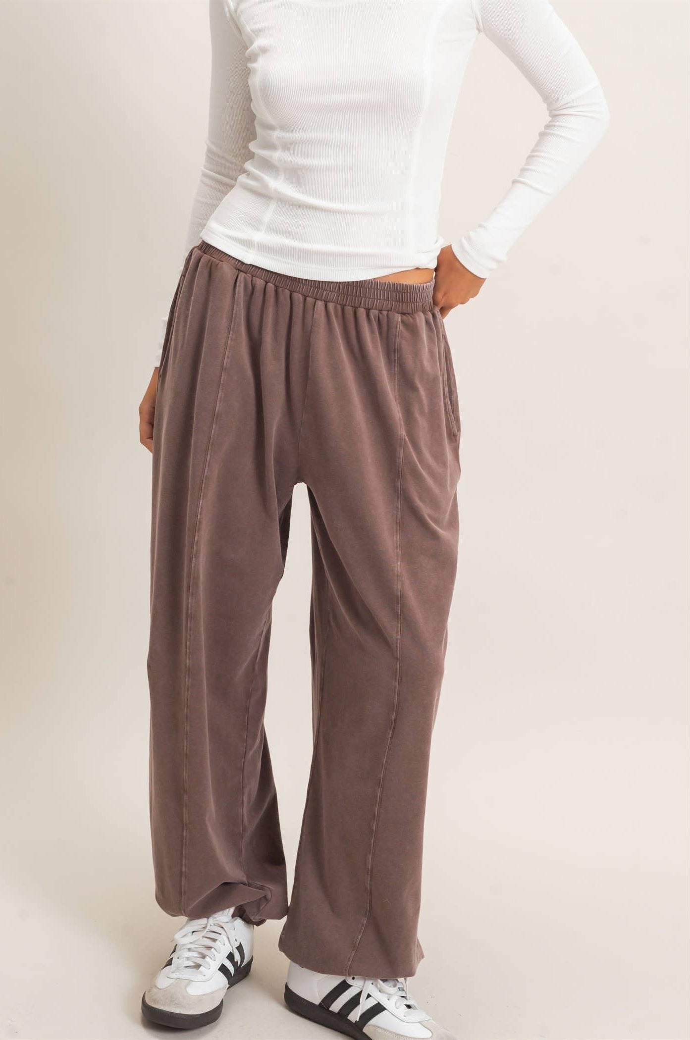 Mineral Wash Elastic Waist Jogger Pants: DUSTY BROWN