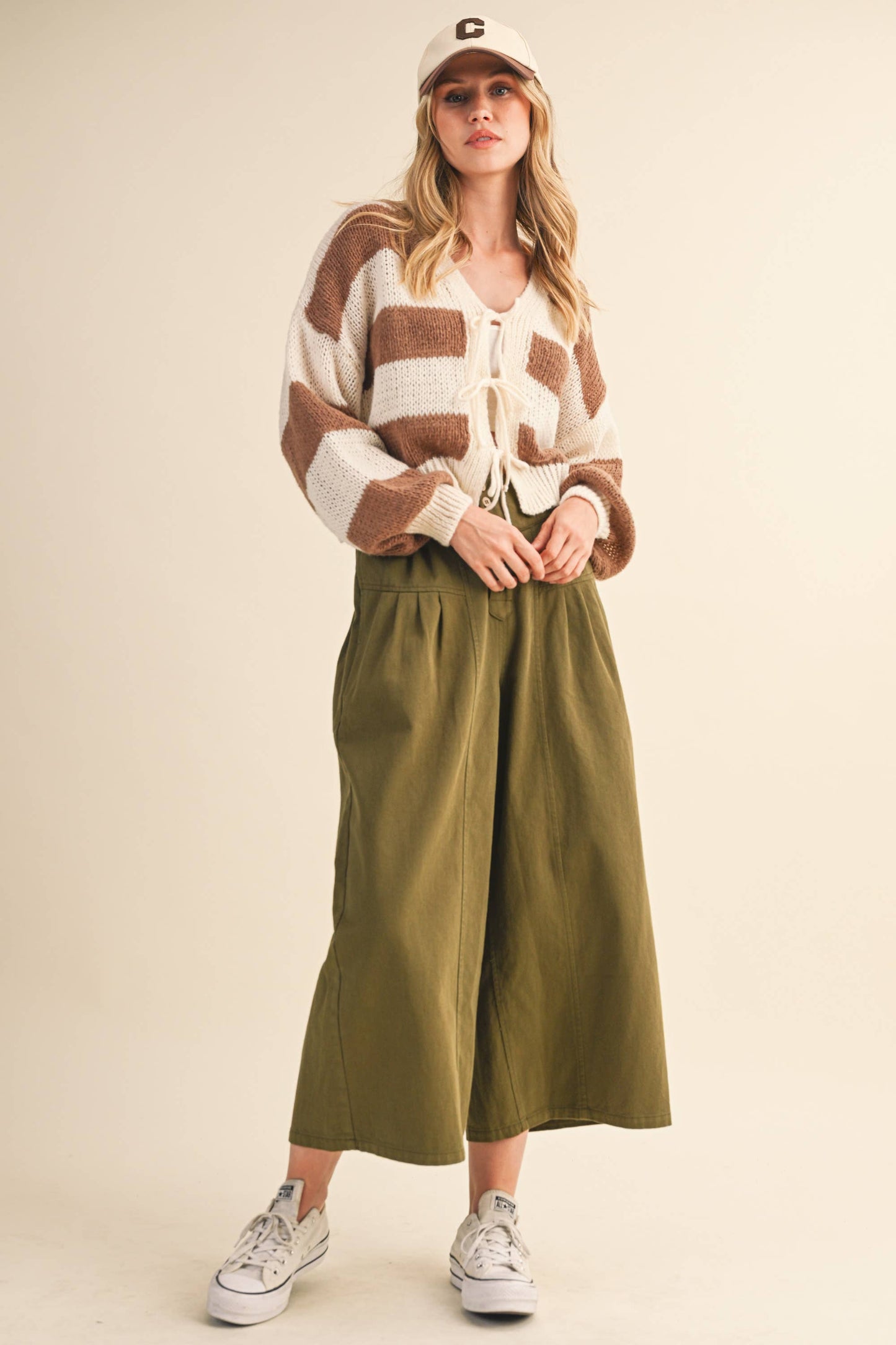 COTTON TWILL HIGH WAIST CROPPED WIDE LEG PANTS: OLIVE