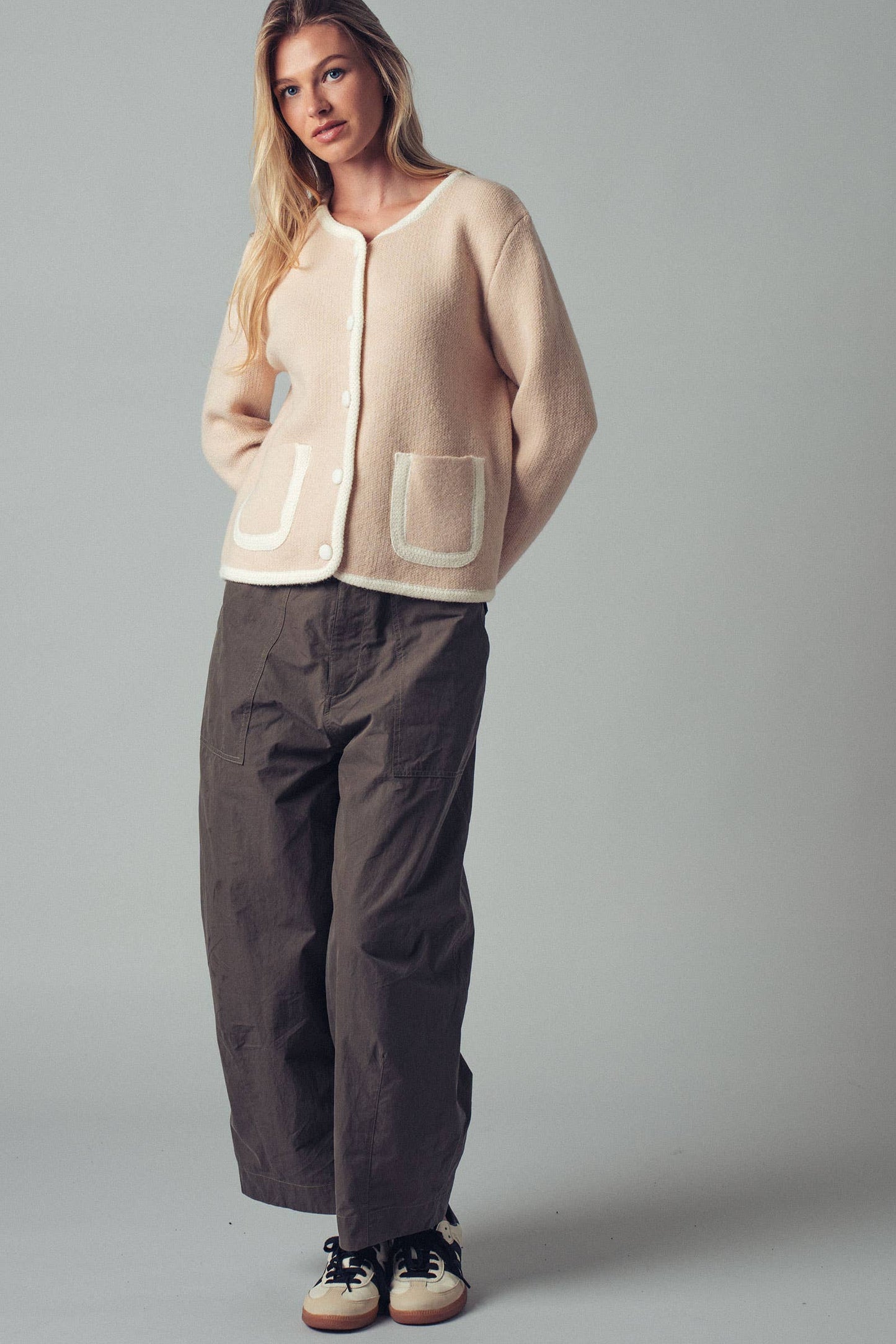 Relaxed Wide-Leg Cargo Pants: OLIVE