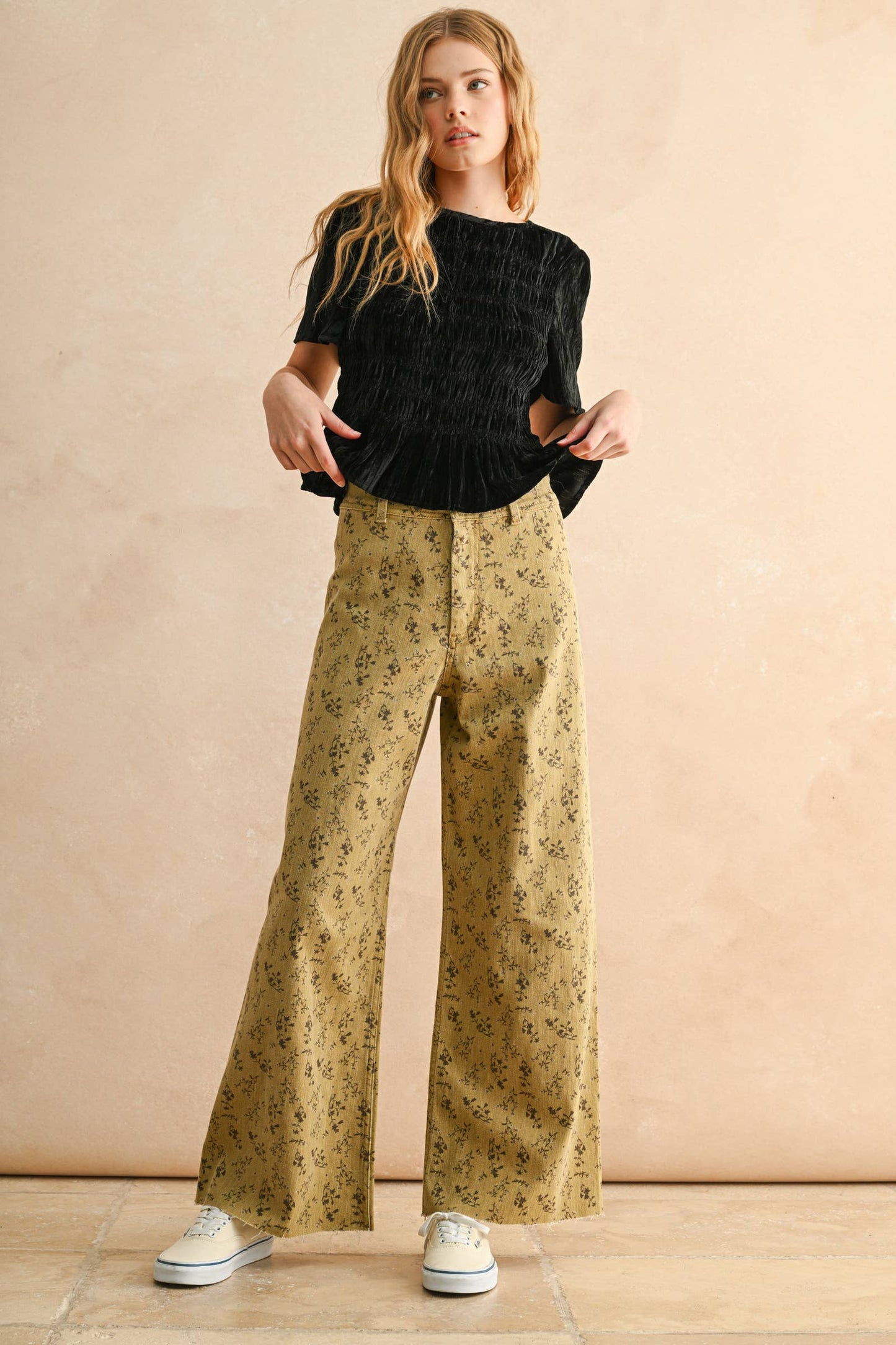 FLORAL PRINT STRETCHED PANTS: STRAW/BROWN