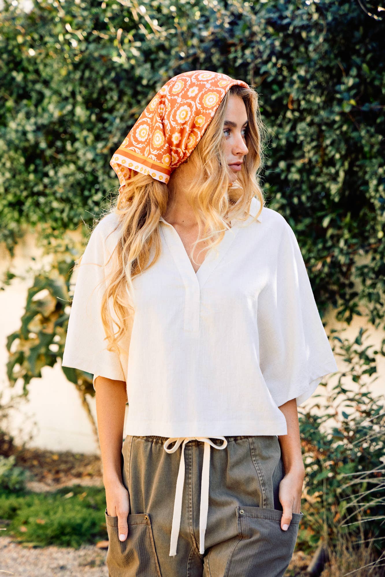 Textured Drape Sleeve Collared Blouse: LINEN CREAM