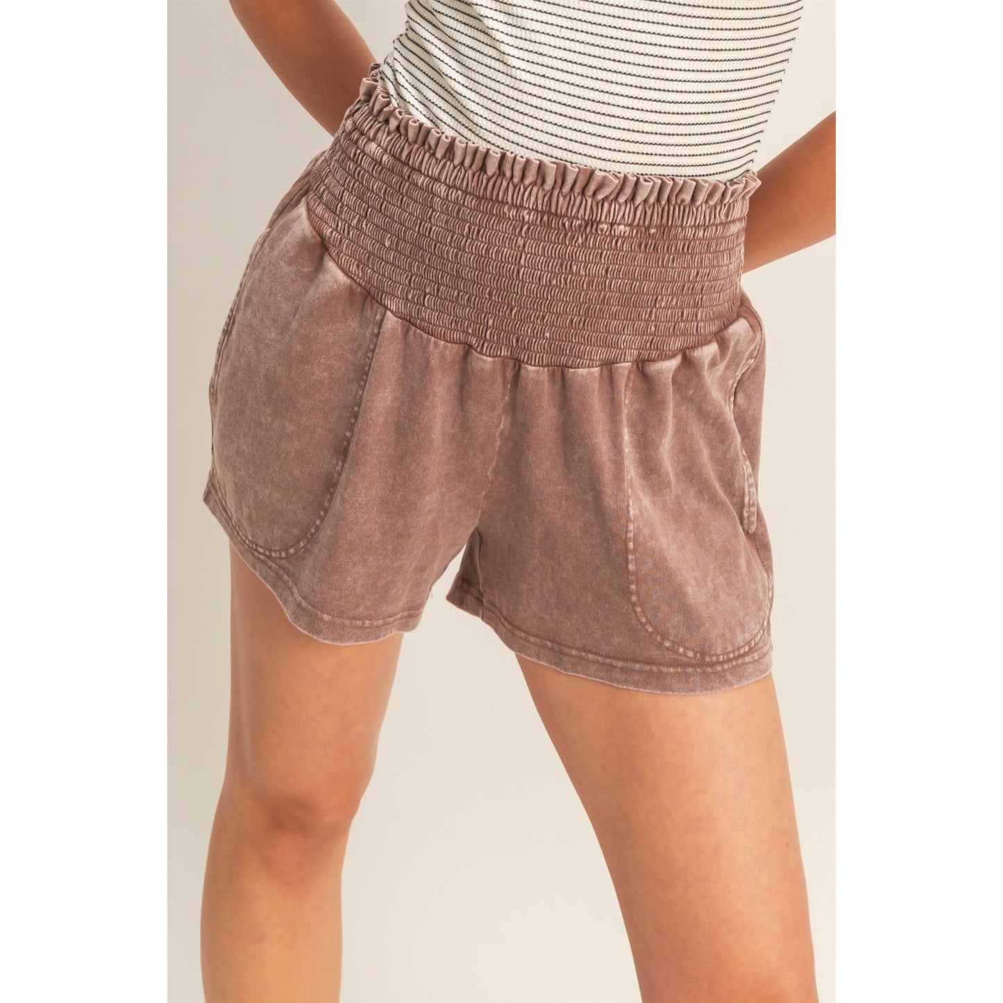 Smocked Waist Mineral Wash Shorts: CHOCOLATE