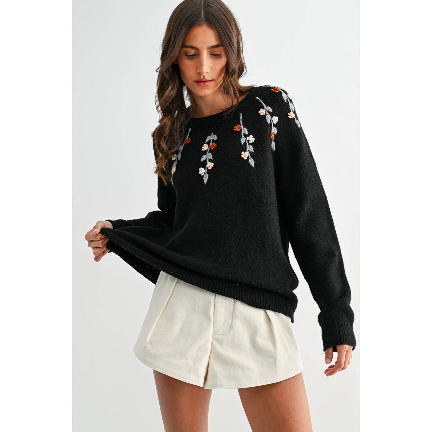 BLACK EMBROIDERED FLORAL SWEATER: BLACK