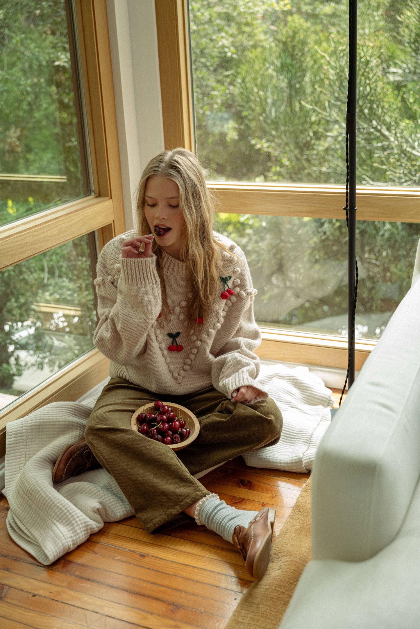 CHERRY TRIM SWEATER: OATMEAL