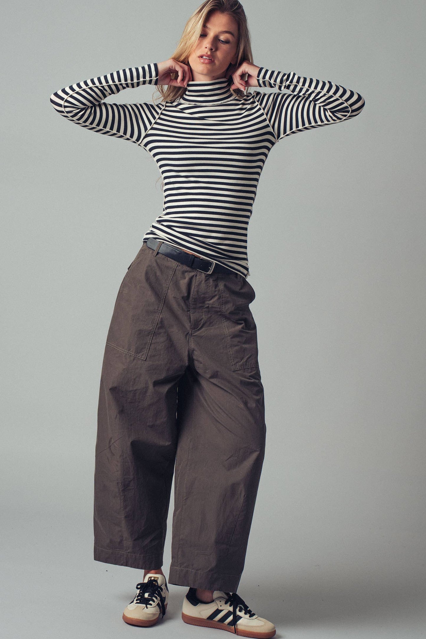 Relaxed Wide-Leg Cargo Pants: OLIVE