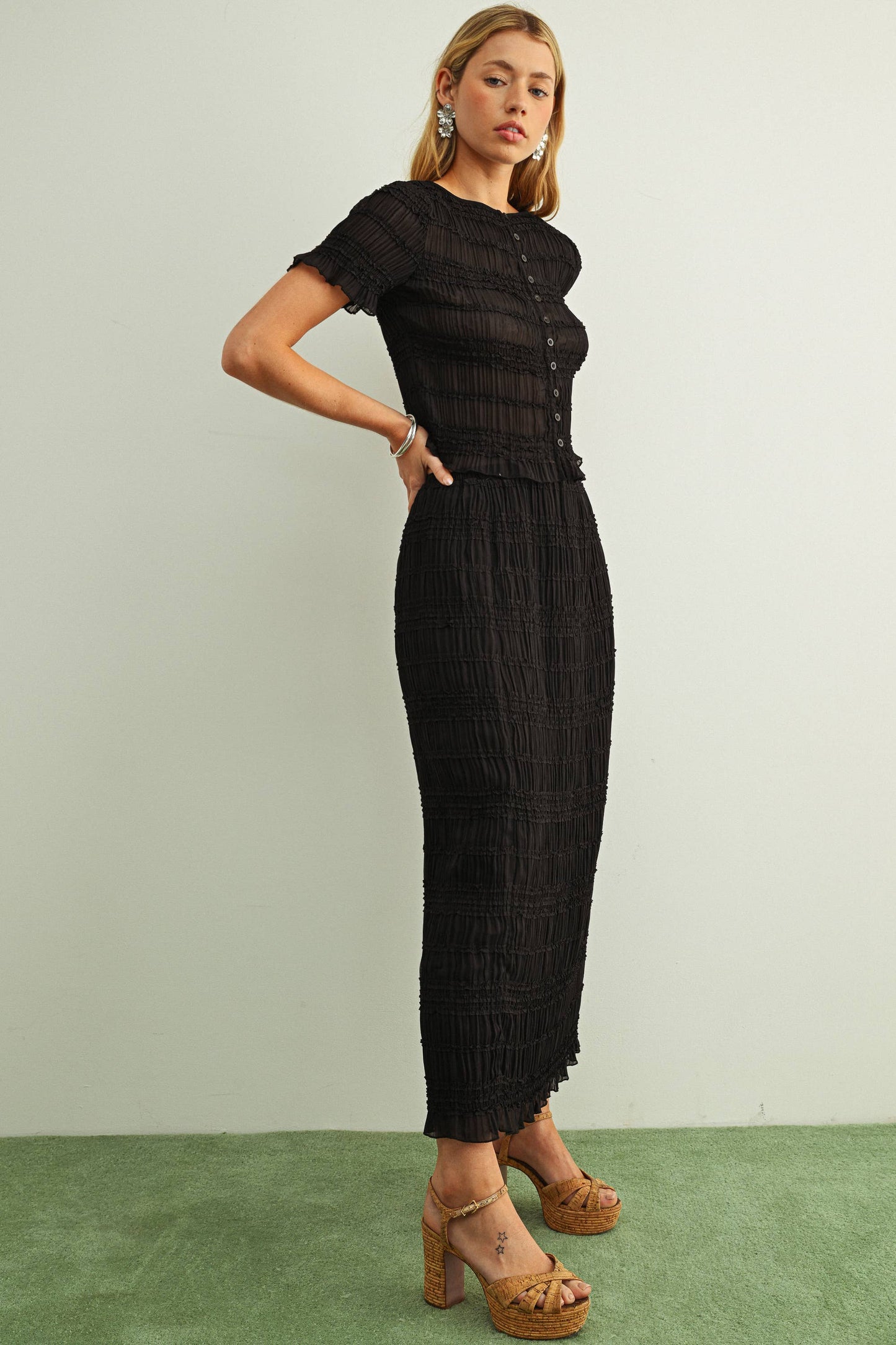 CHIFFON PANEL DETAIL SKIRT: BLACK