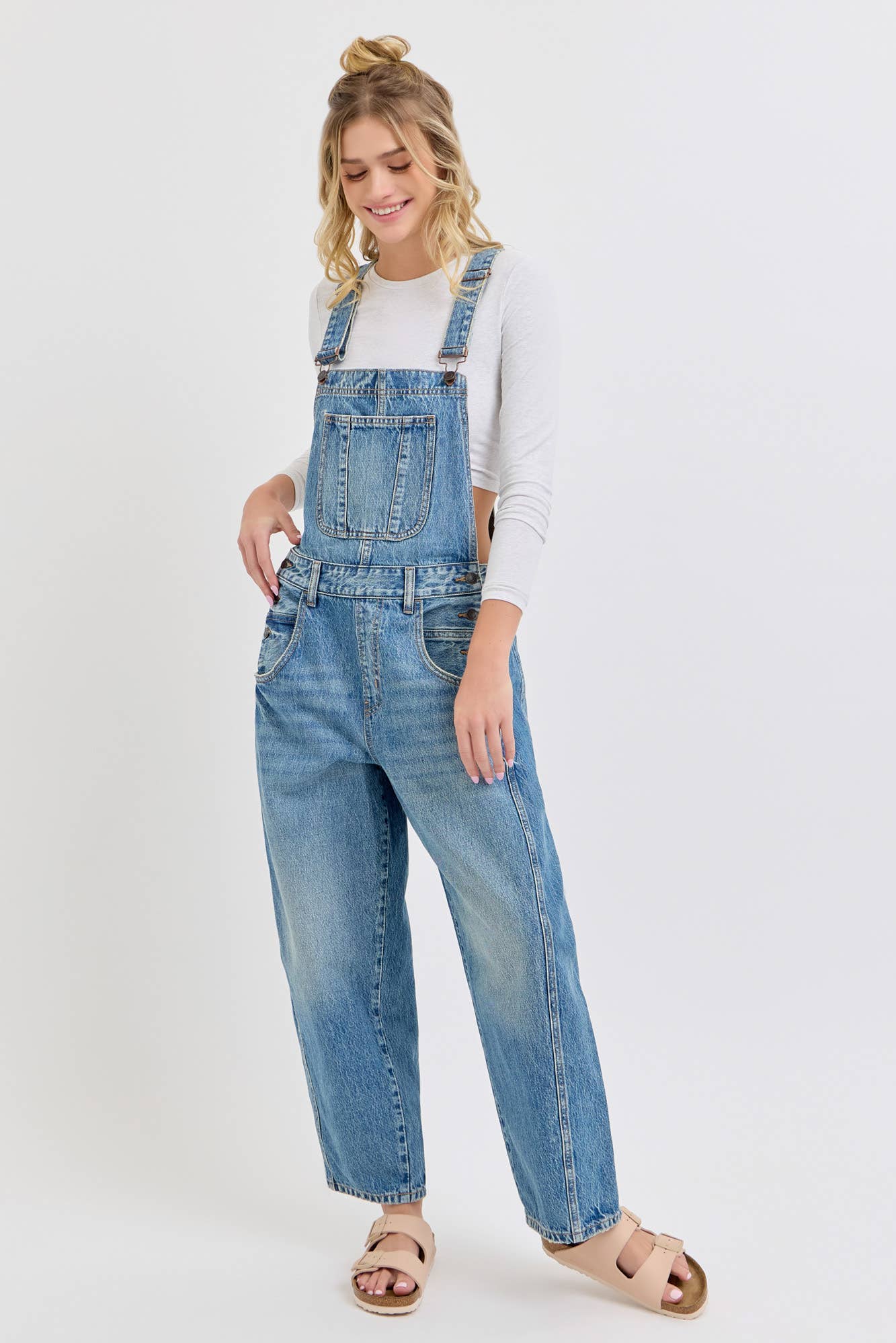 Mid Waisted Barrel Overall: Medium Wash