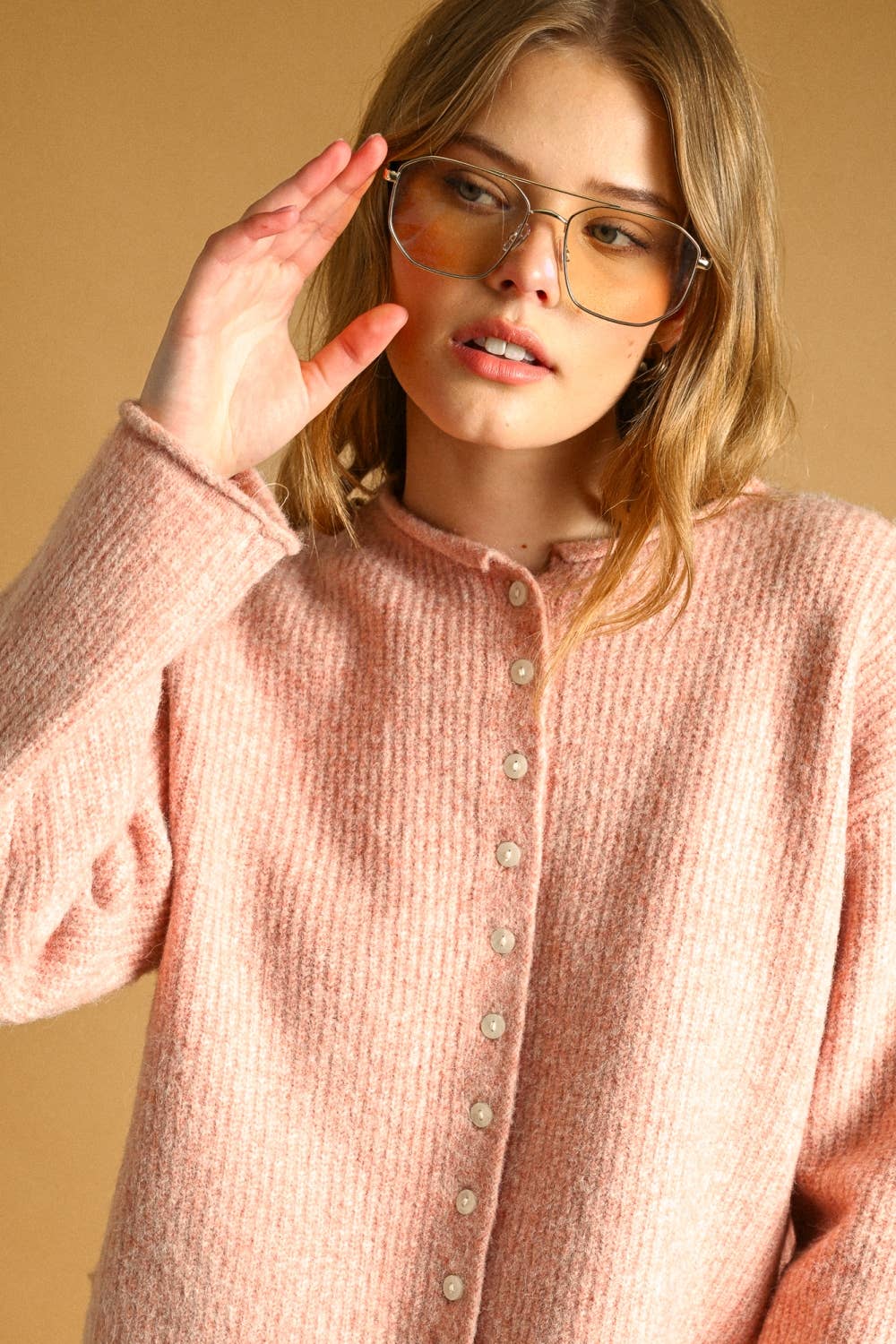 BUTTON FRONT RIBBED SWEATER CARDIGAN: PINK