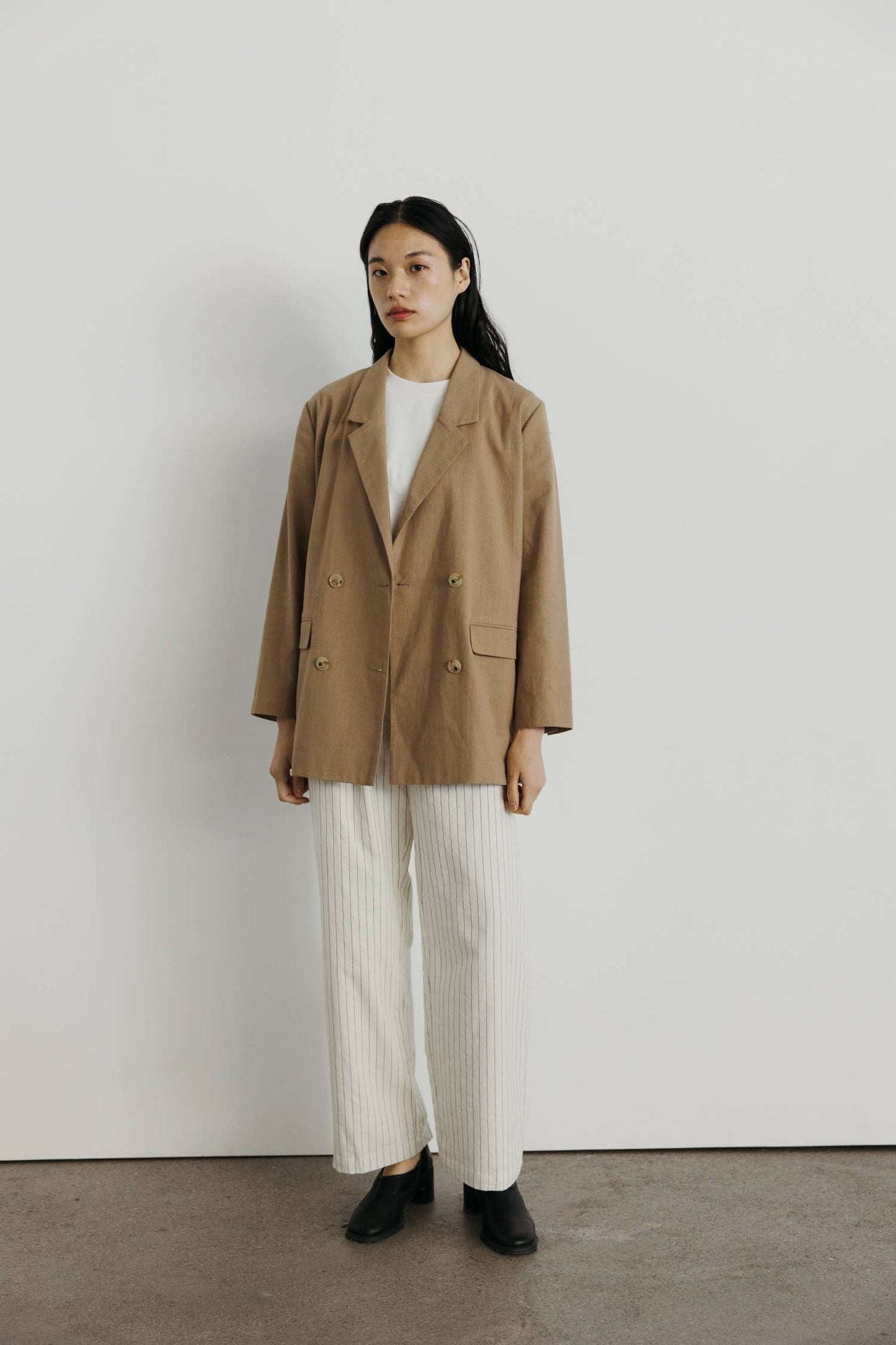 The Arla Jacket | Oversized Linen Blazer: TAUPE / SMALL