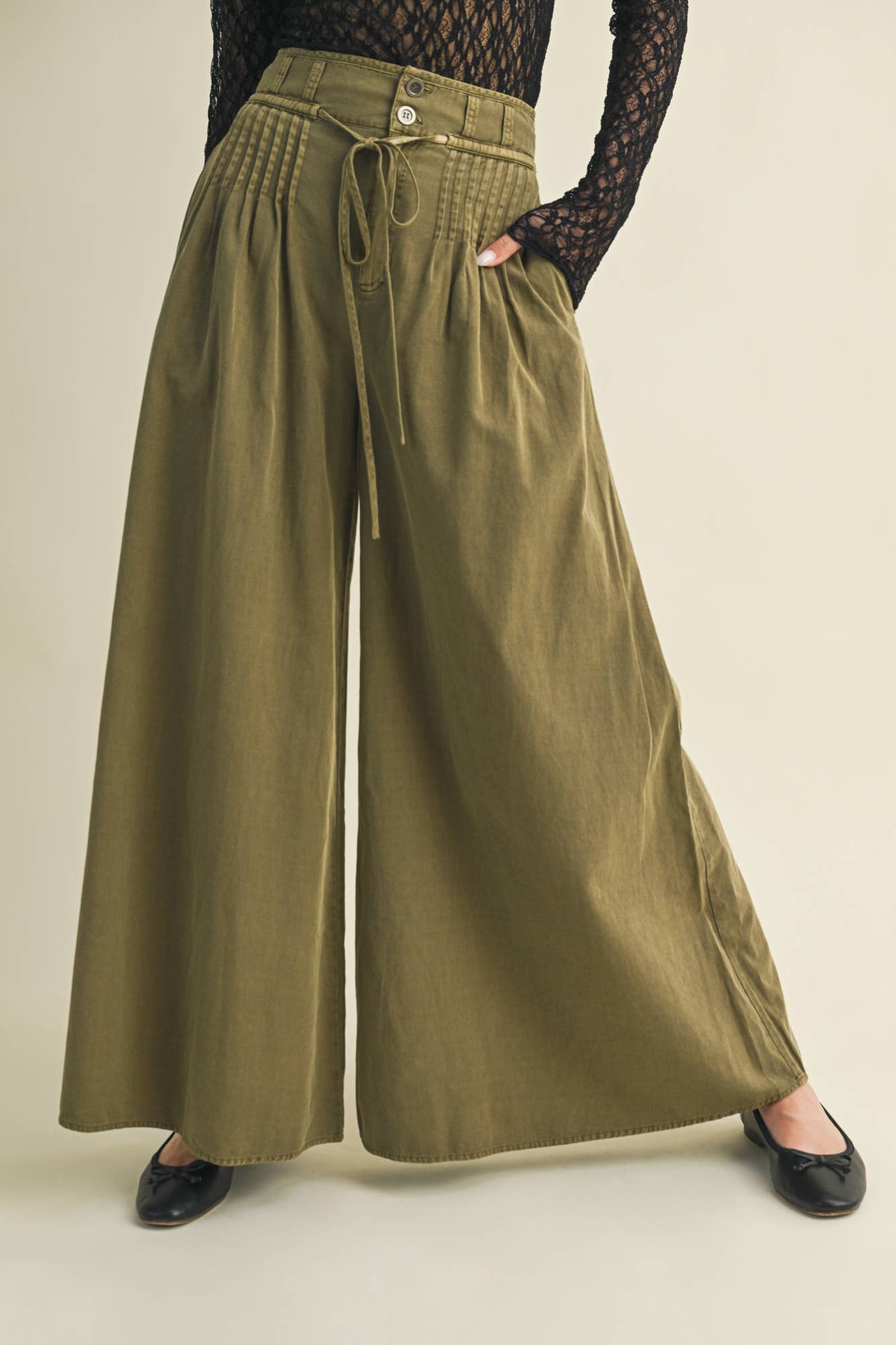 PINTUCK WIDE LEG PATNS: OLIVE