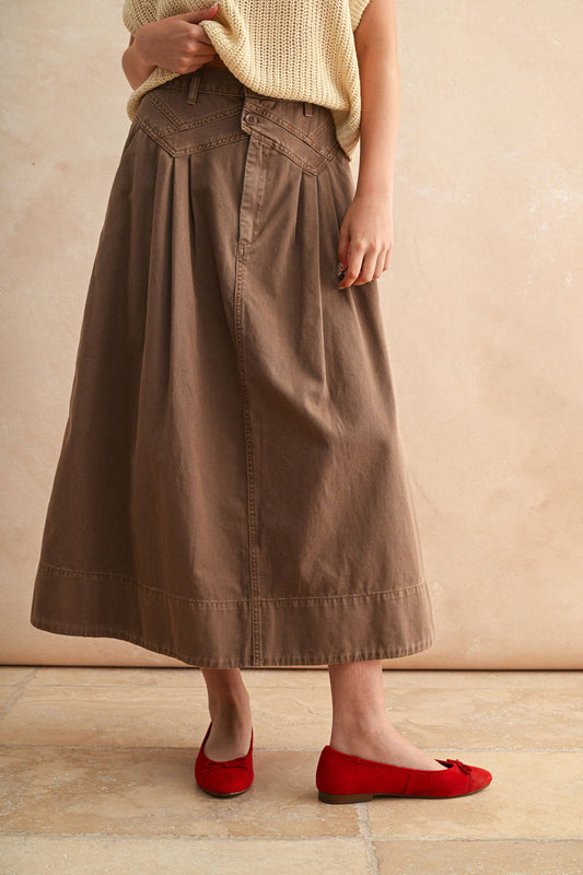 MINI PLEAT DETAILED LONG SKIRT: MOCHA