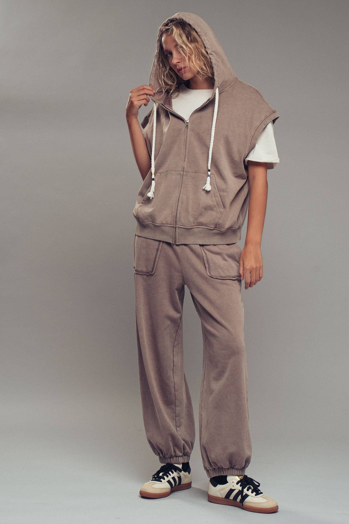 Pigment Dye Cotton Blend Jogger Sweatpants: BROWN