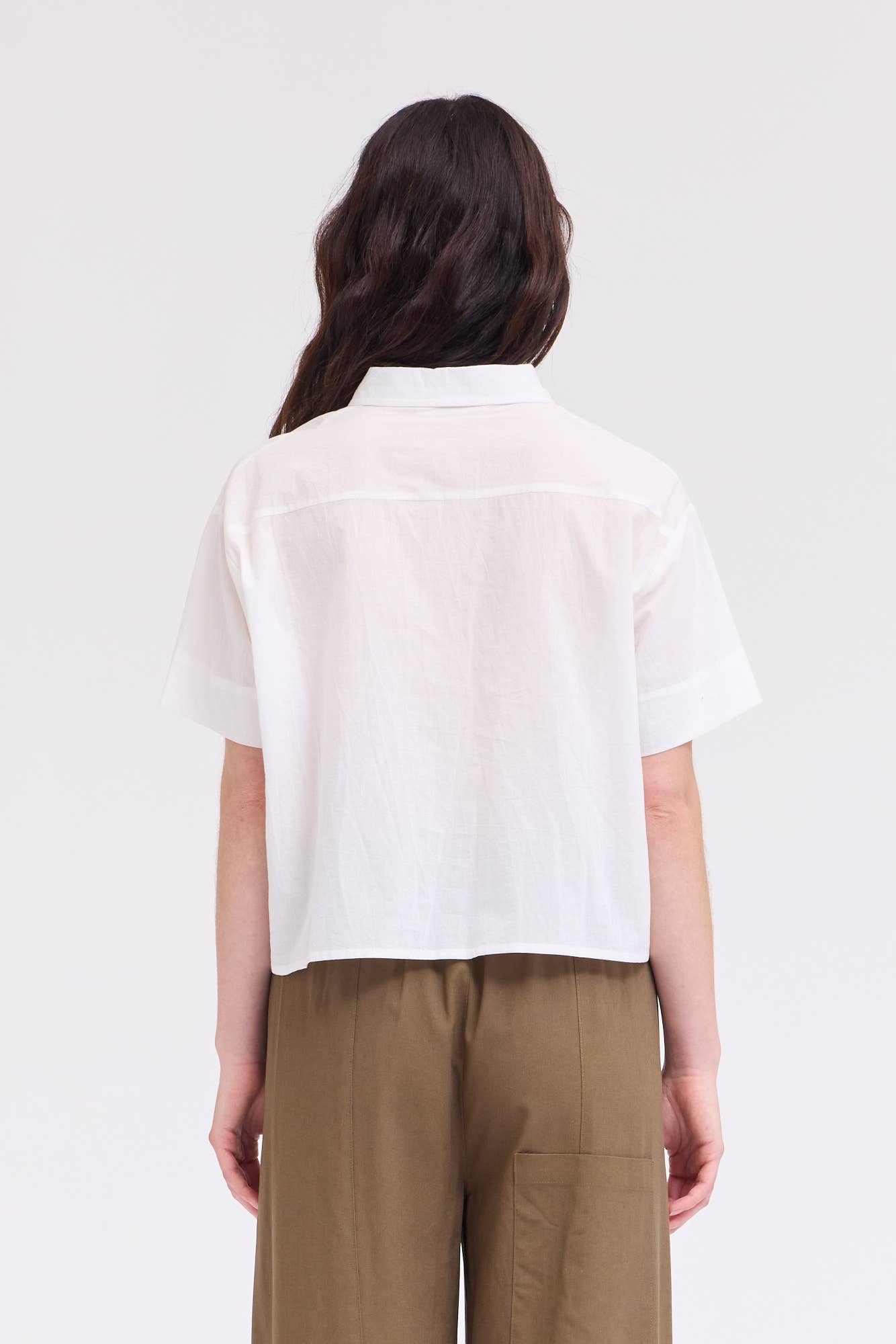 Cropped Button Up Short Sleeve Shirt: White