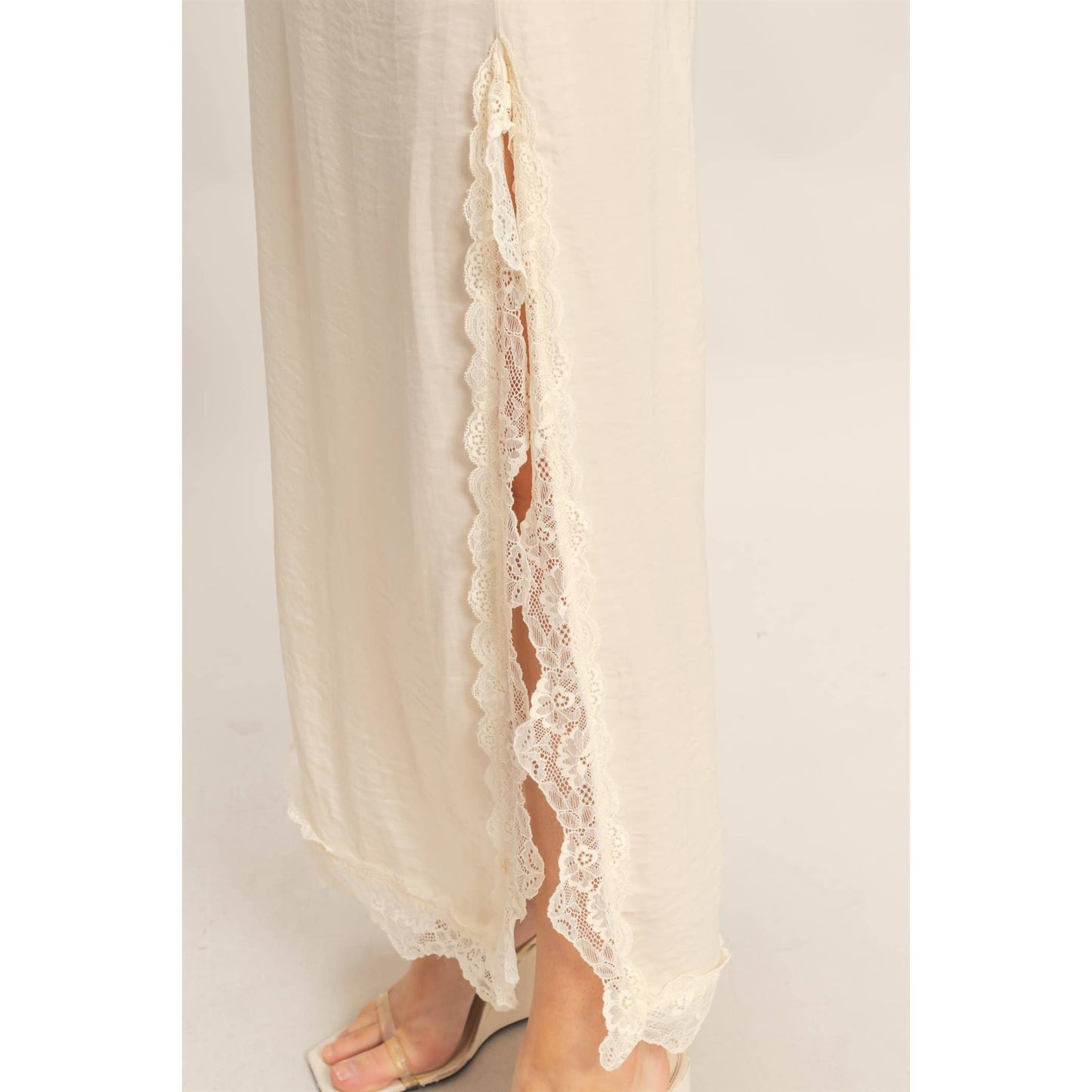 Skirt With Front Slit And Lace Hem: IVORY