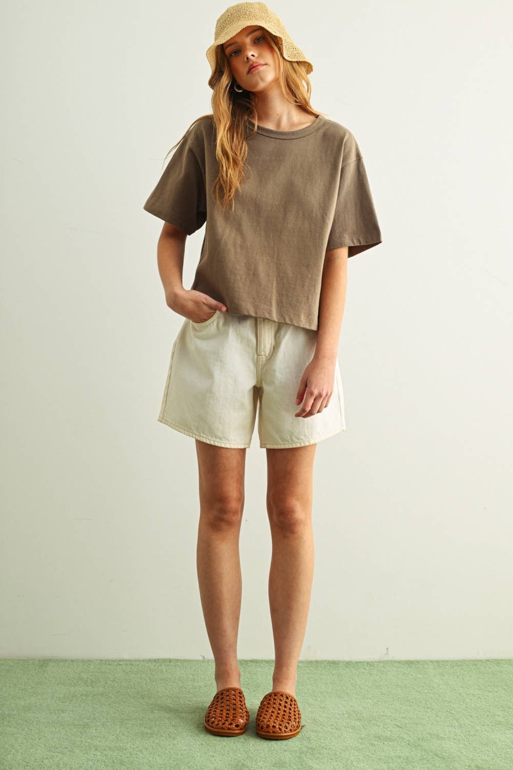 SHORT SLEEVE LINEN KNITTED TOP: Olive Brown