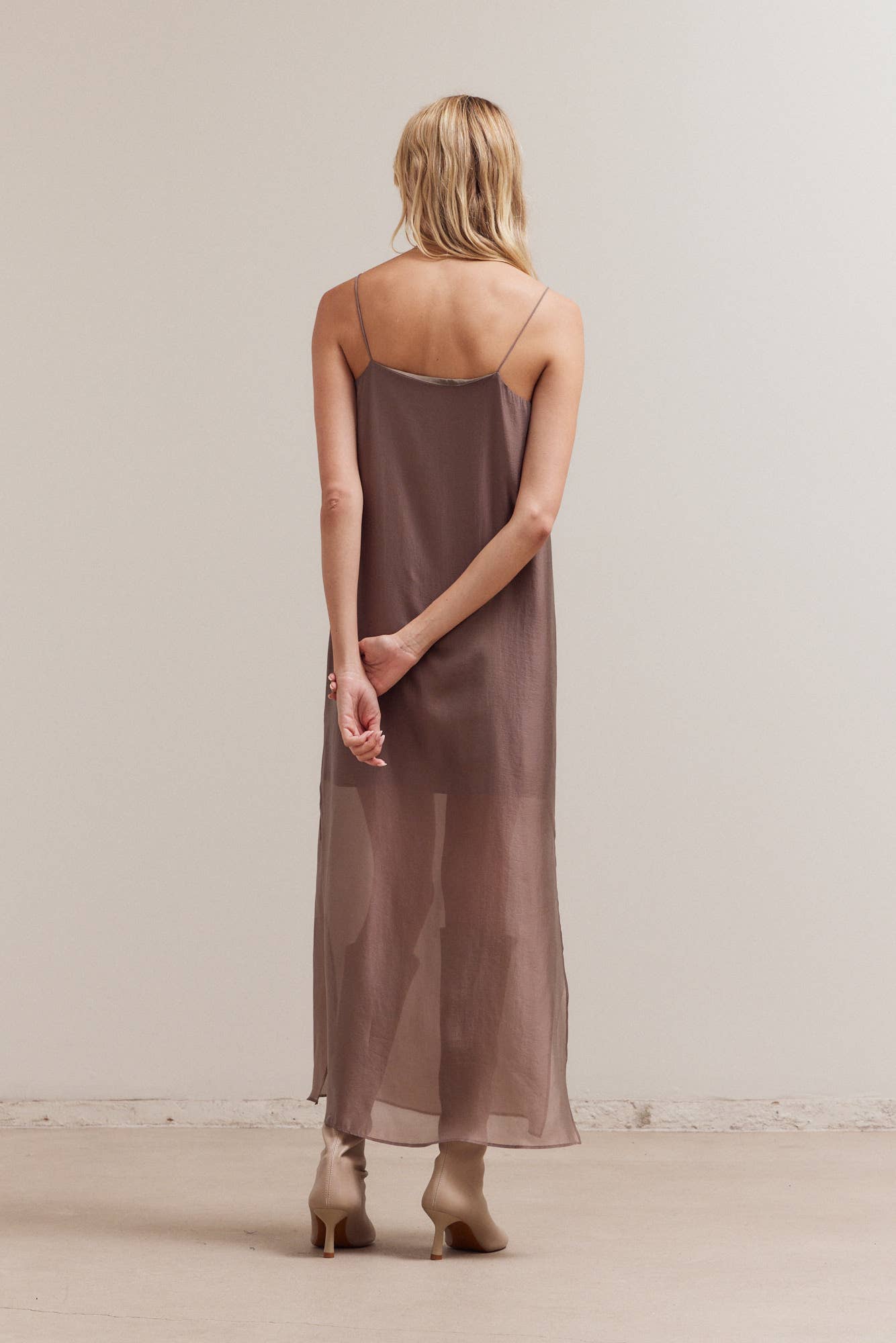 SPAGHETTI STRAP  MAXI DRESS: QUAIL