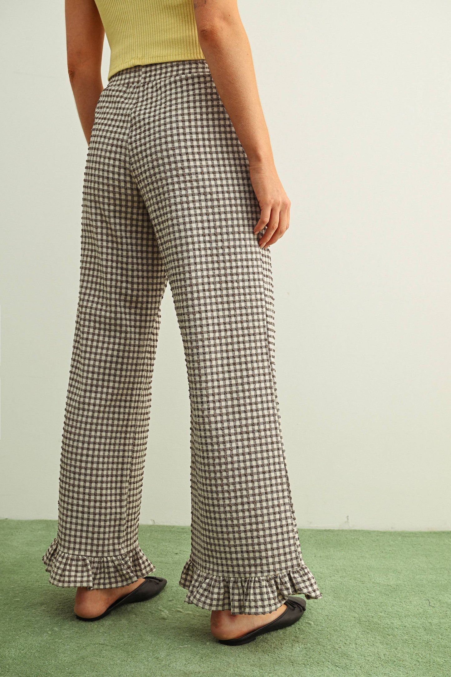 Crinkled Gingham Printed Pants W/ Ruffle Hem: Brown