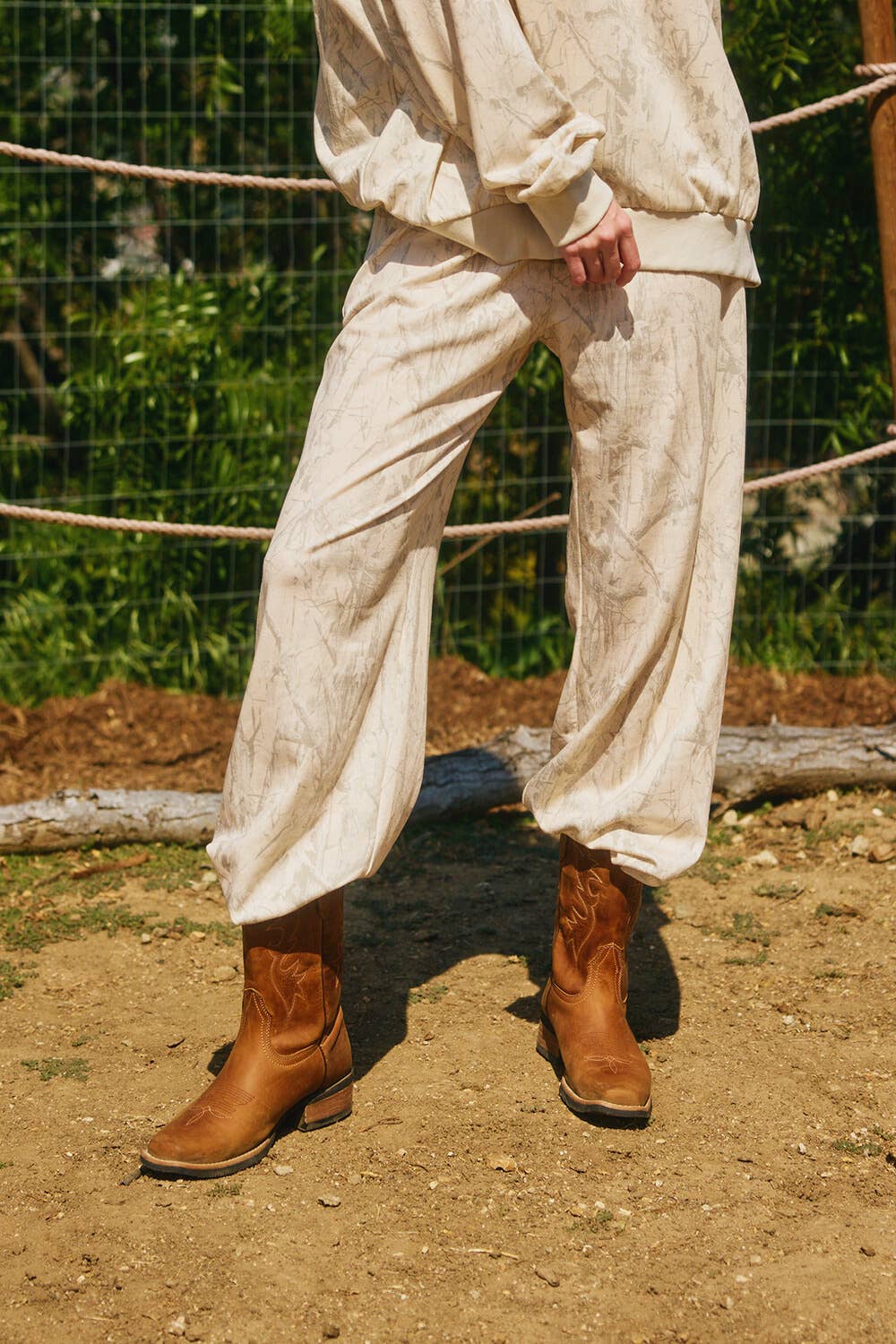 Loose Fit Banded Jogger Pants: TAUPE