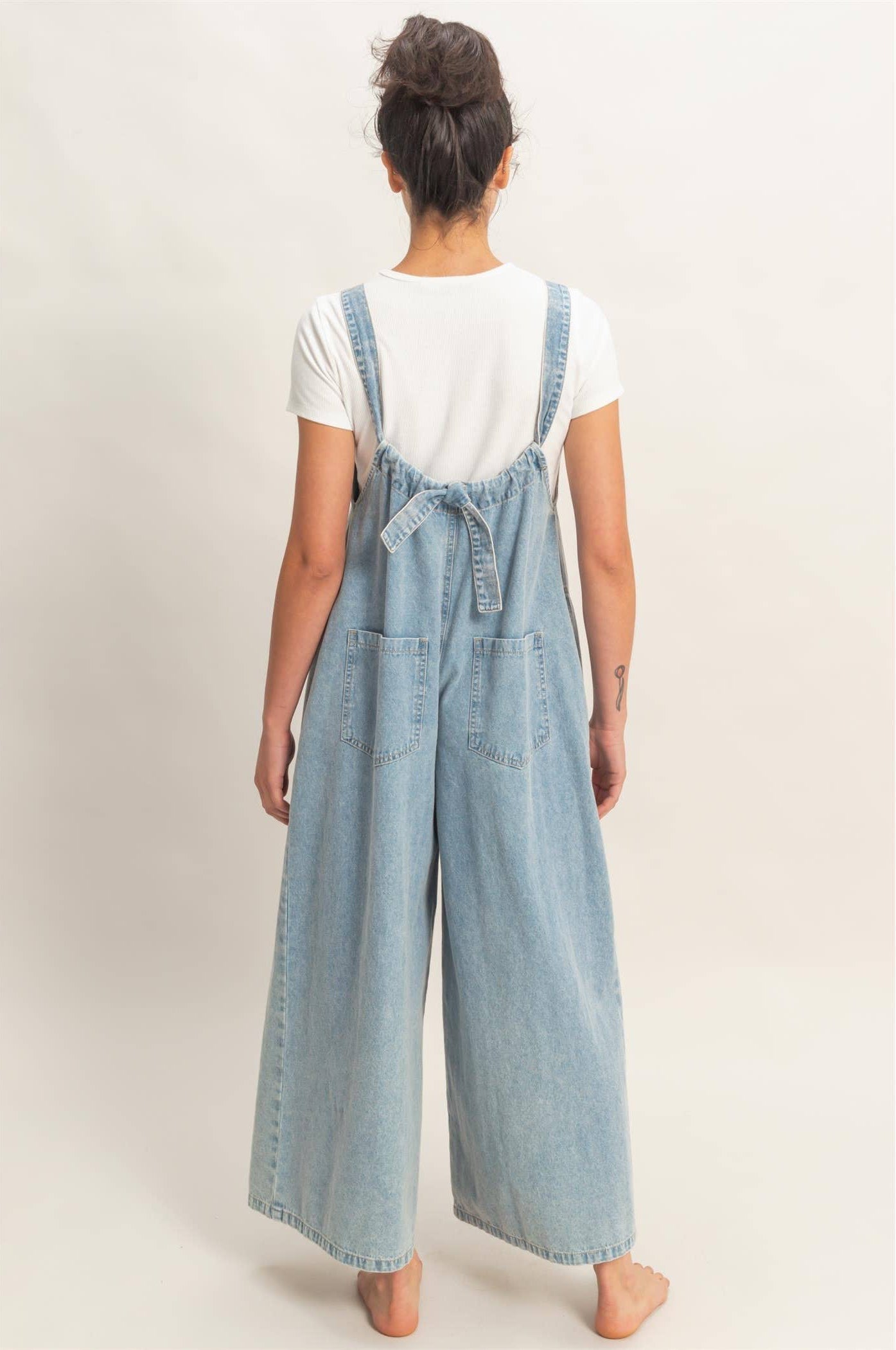 Denim Adjustable Strap Jumpsuit: LIGHT BLUE