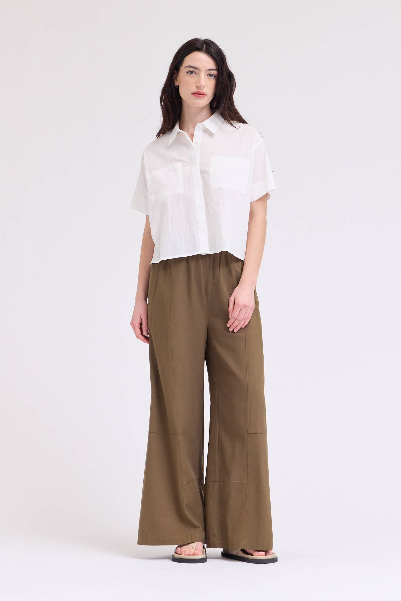 Cropped Button Up Short Sleeve Shirt: White