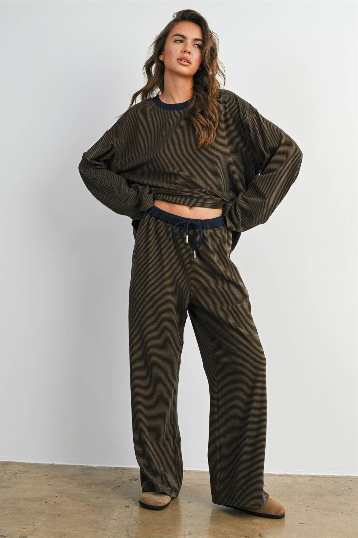 Striped Long-Sleeve Crewneck Shirt: NAVY / OLIVE