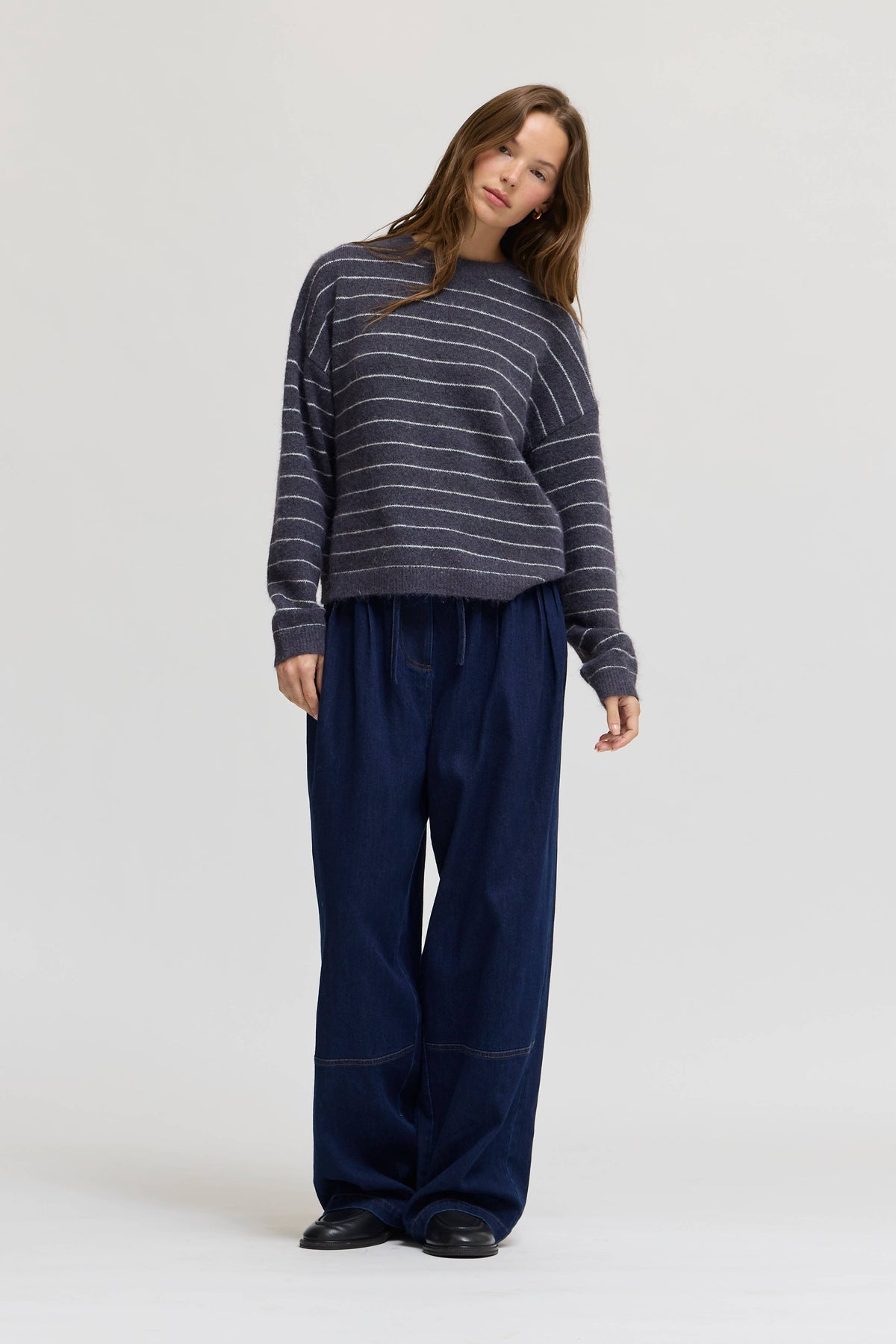 LOOSE FIT STRIPE SWEATER  TOP: PLUM IVORY